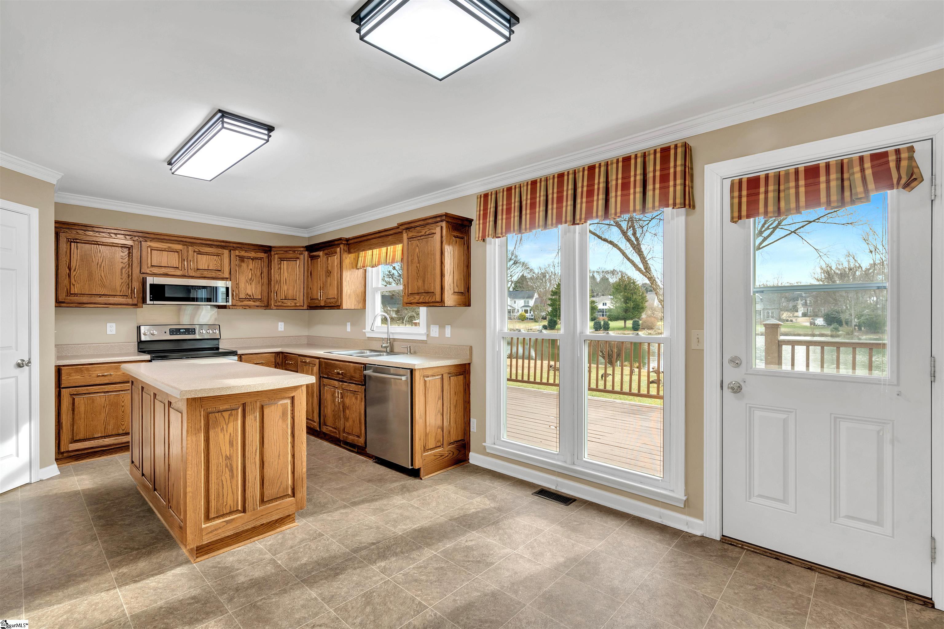 115 Spring Lake Loop