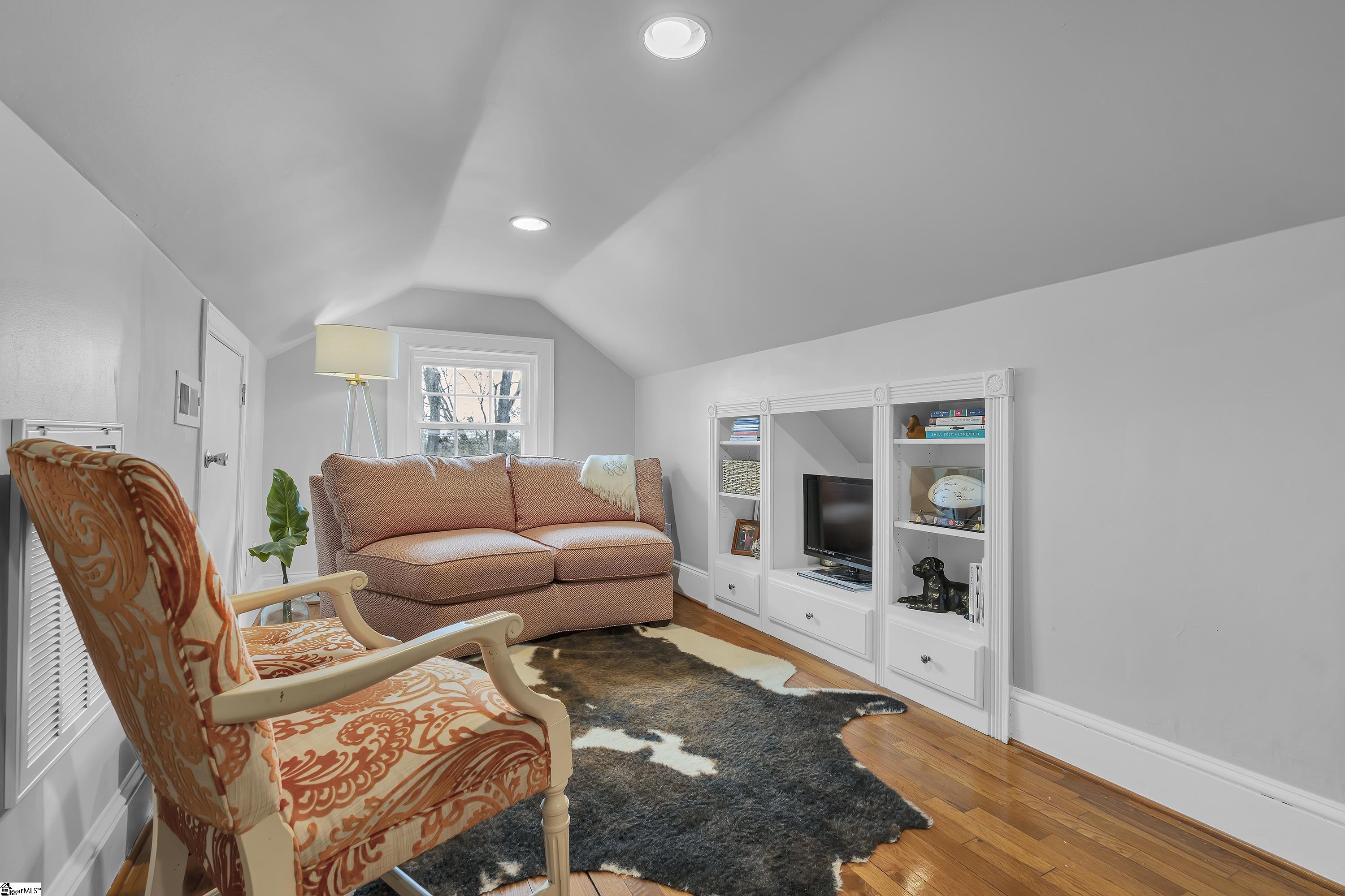 441 Longview Terrace