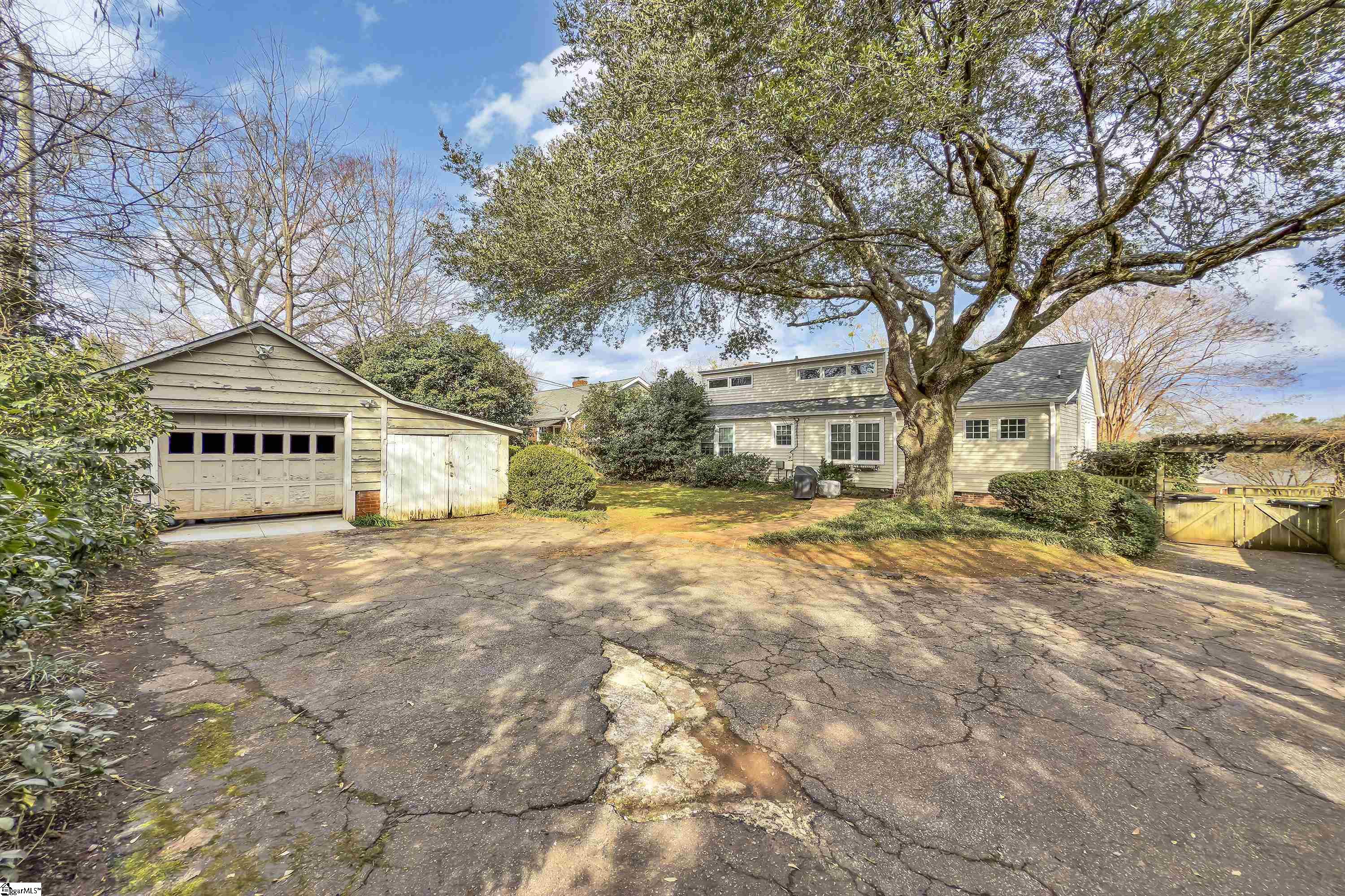 441 Longview Terrace