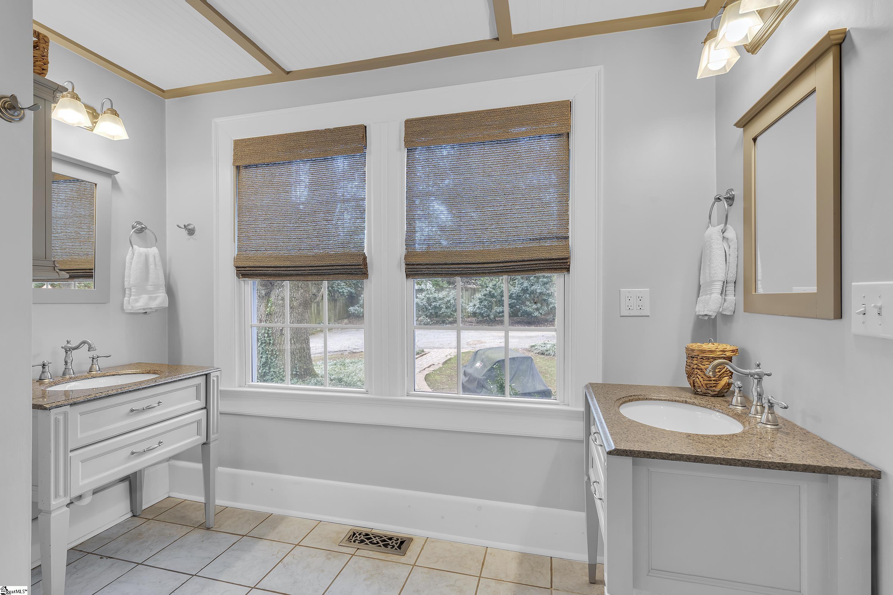 441 Longview Terrace