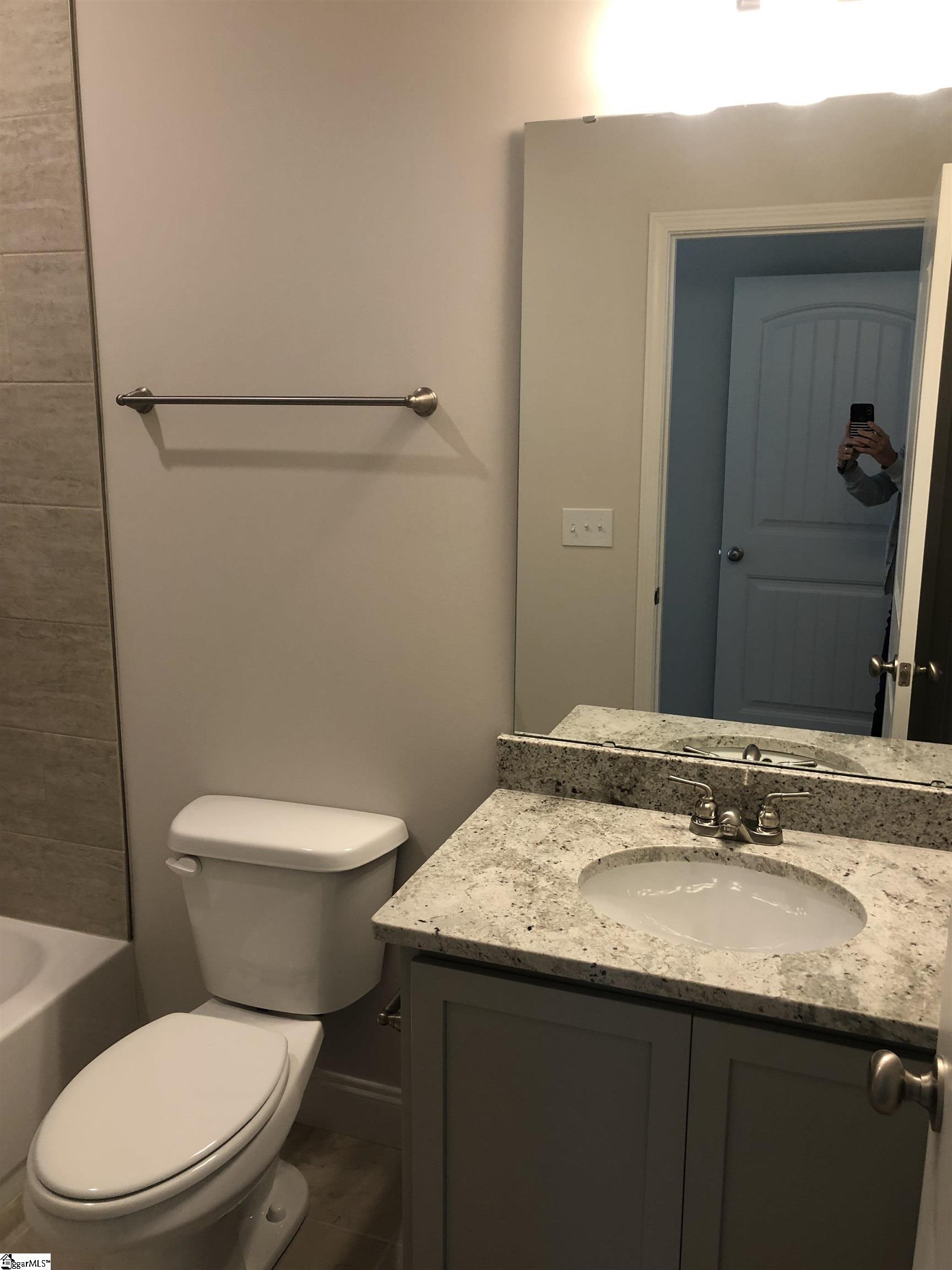 542 Twin Lake Circle