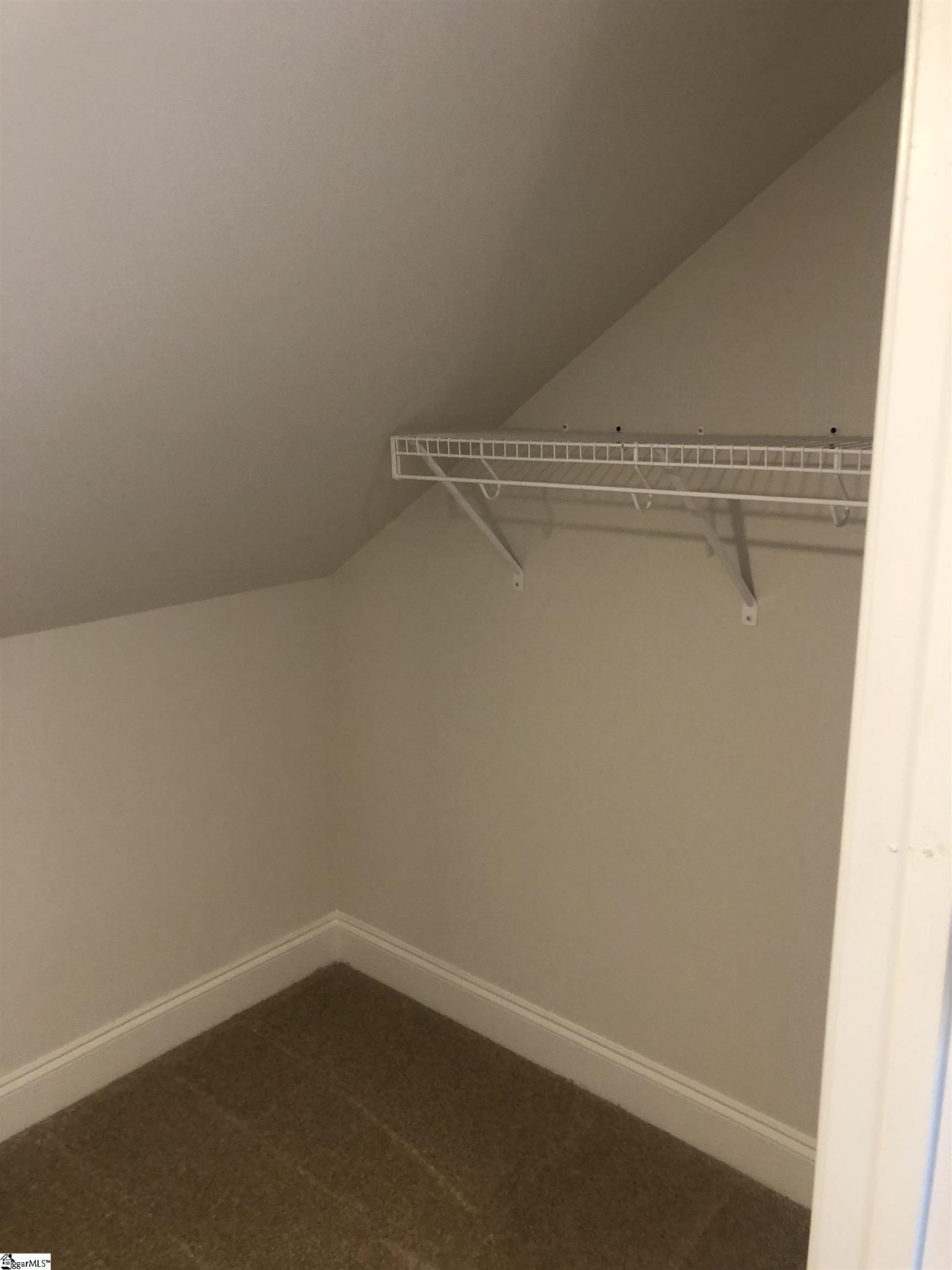 542 Twin Lake Circle