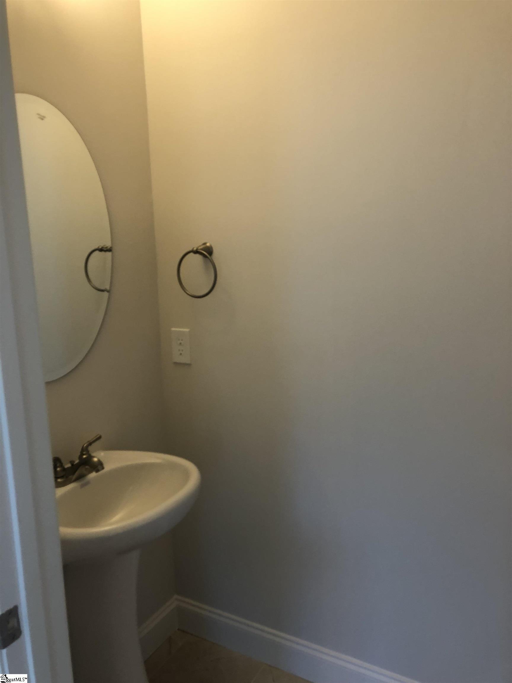 542 Twin Lake Circle