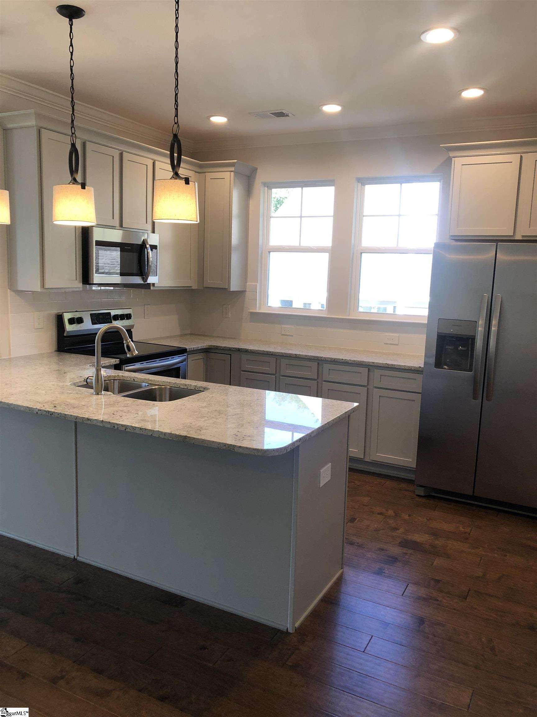 542 Twin Lake Circle