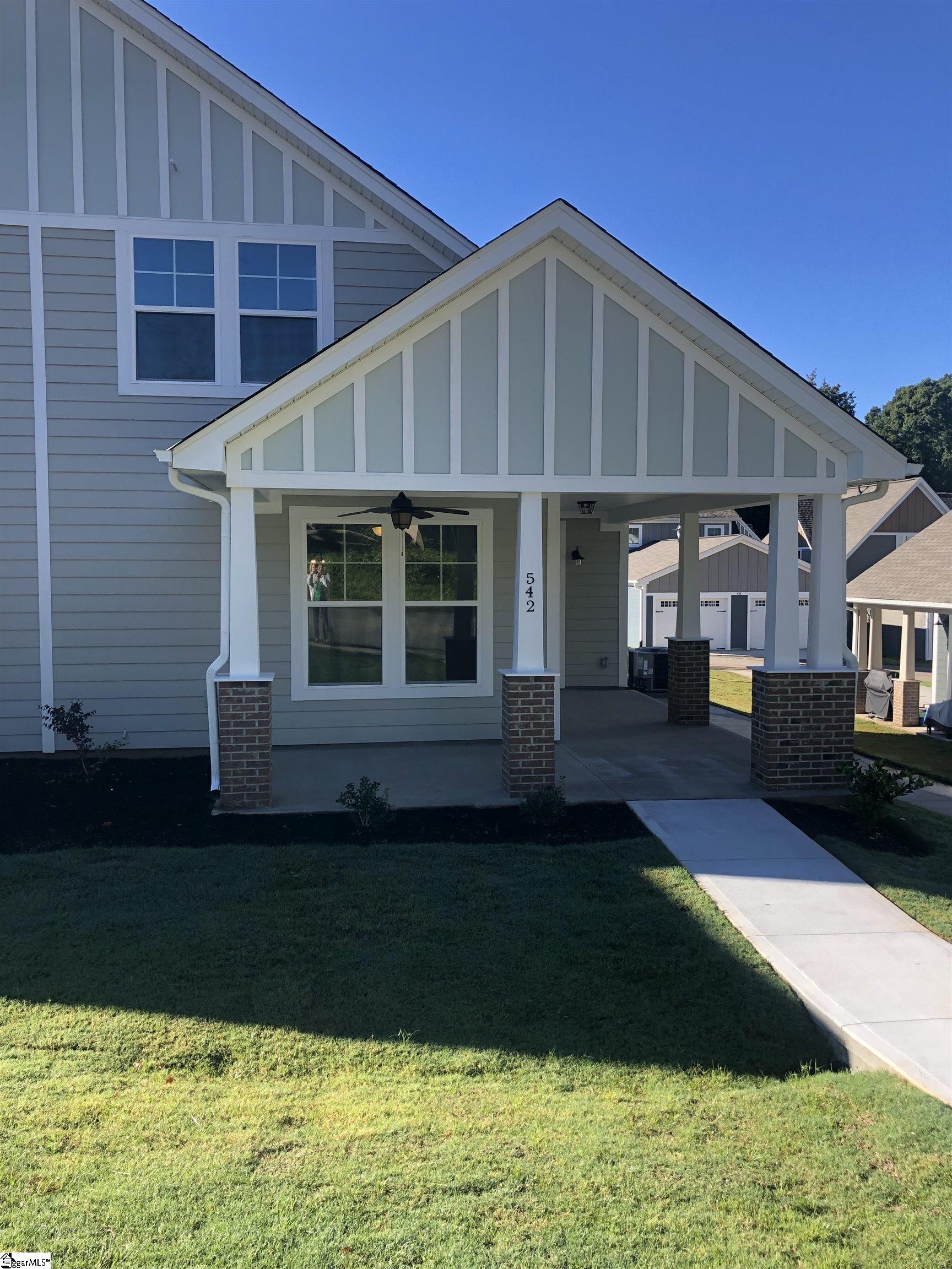 542 Twin Lake Circle