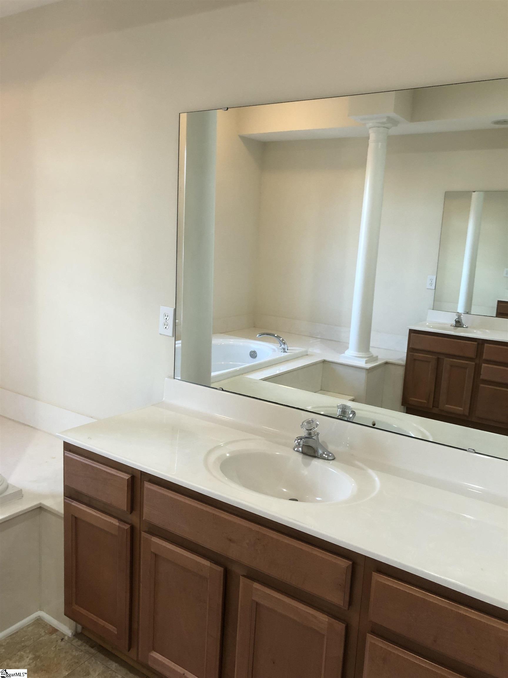 1206 Carriage Park Circle