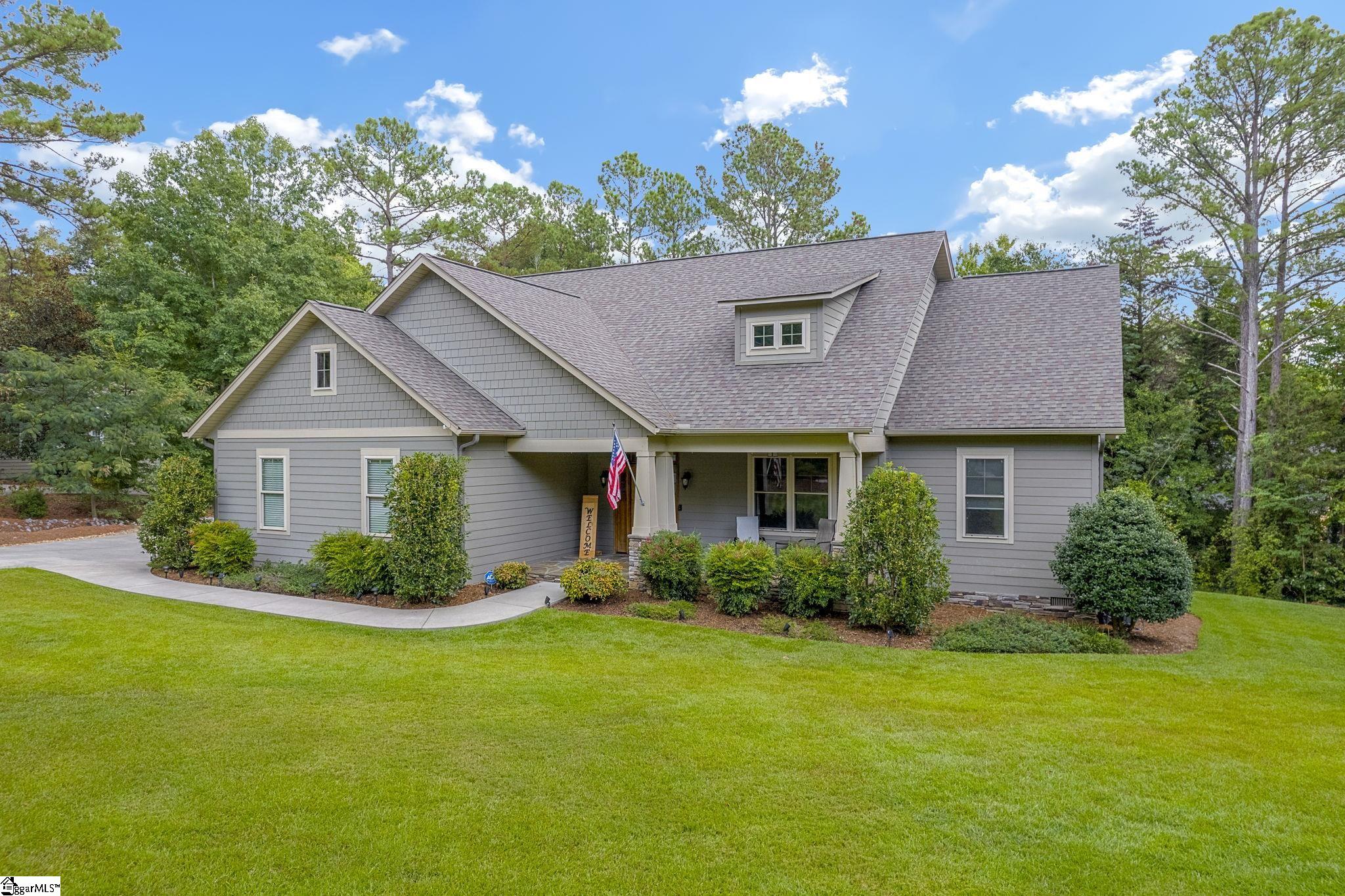 911 Lakecrest Drive