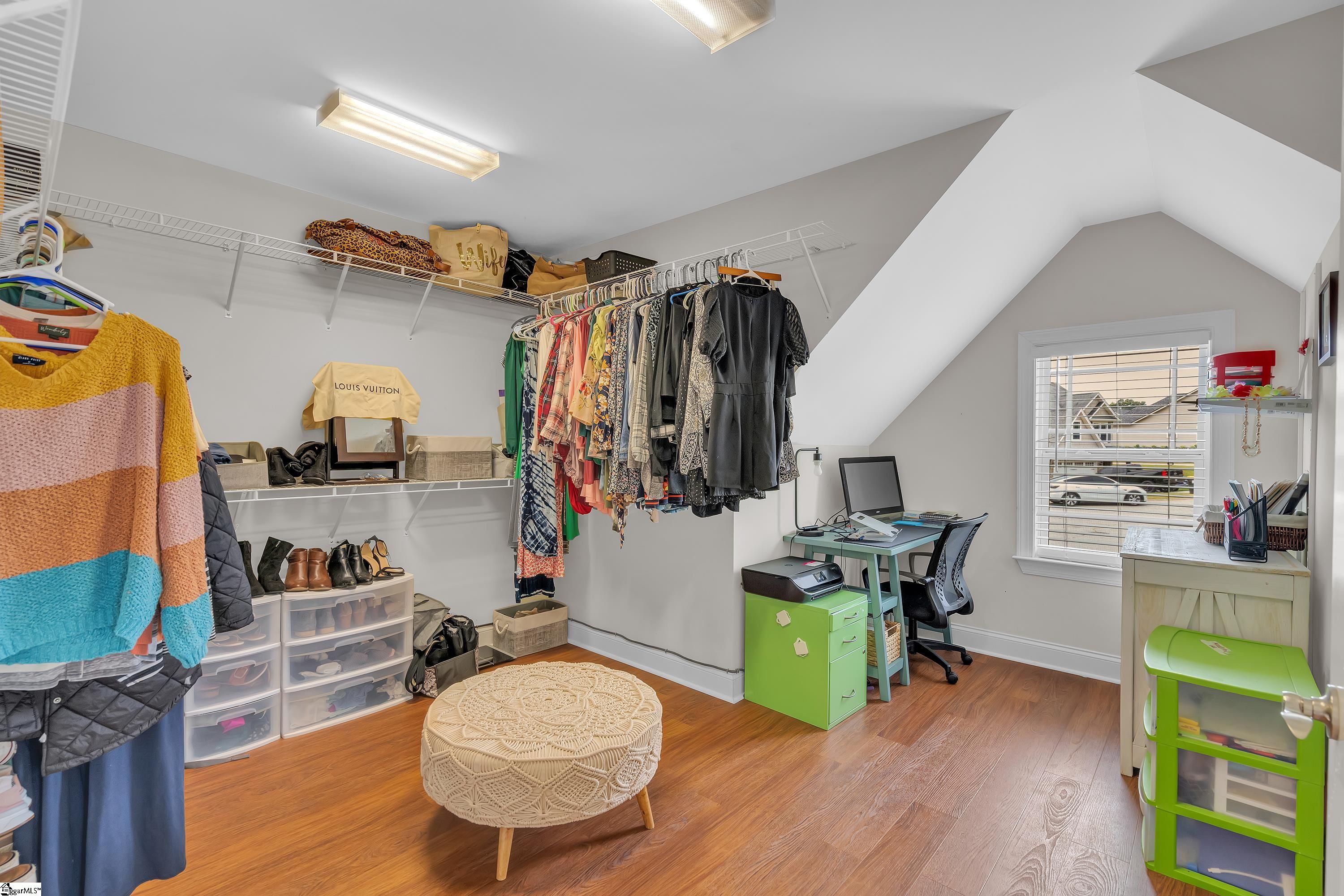 1050 Blythwood Drive