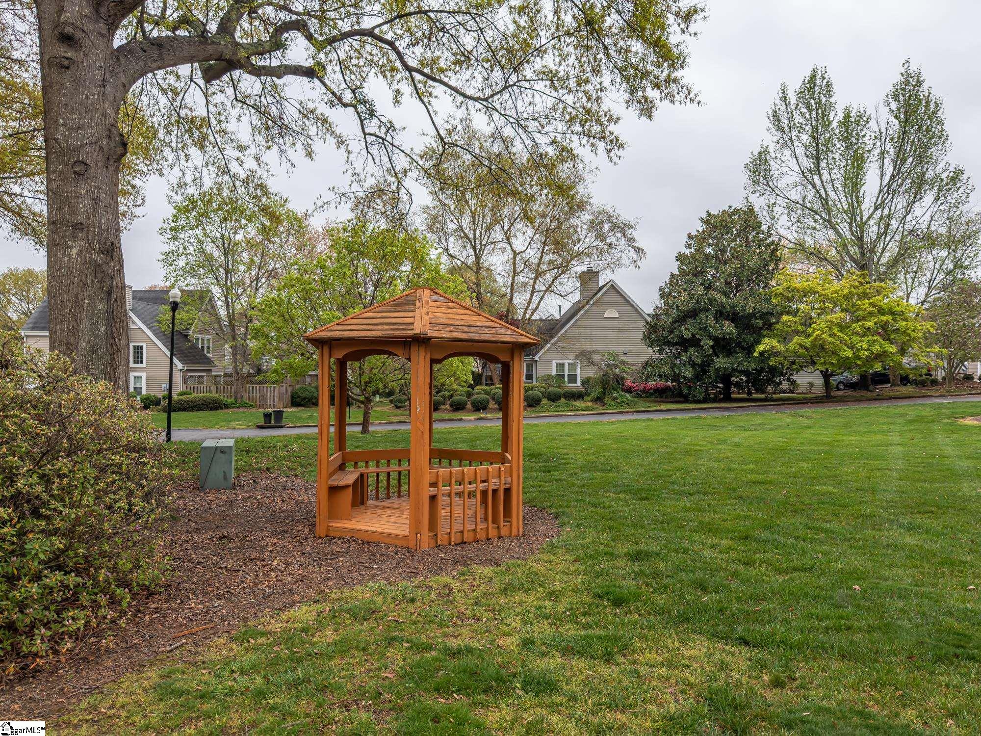 90 Forest Lake Drive