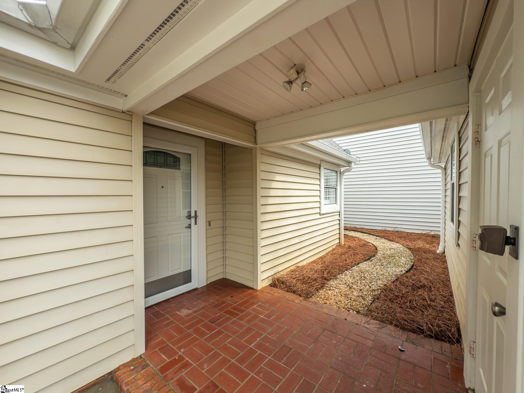 90 Forest Lake Drive