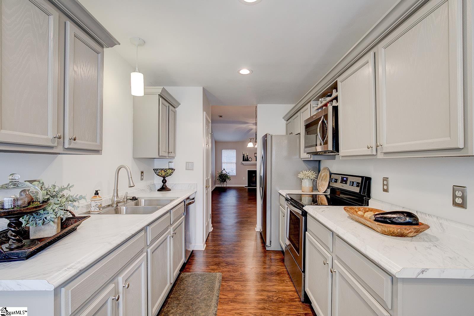4 Creekbend Court
