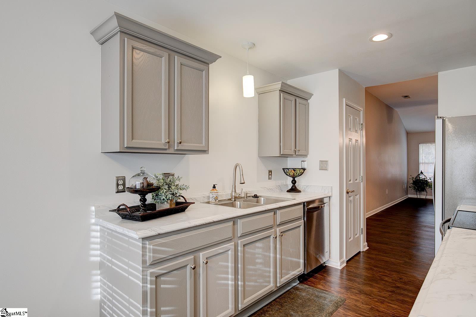 4 Creekbend Court