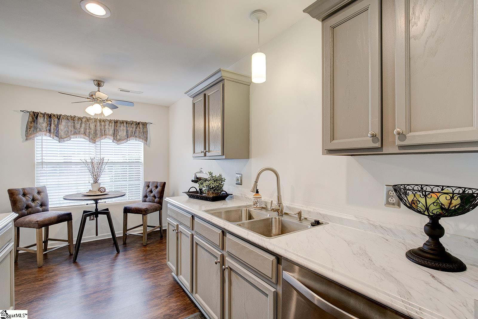 4 Creekbend Court