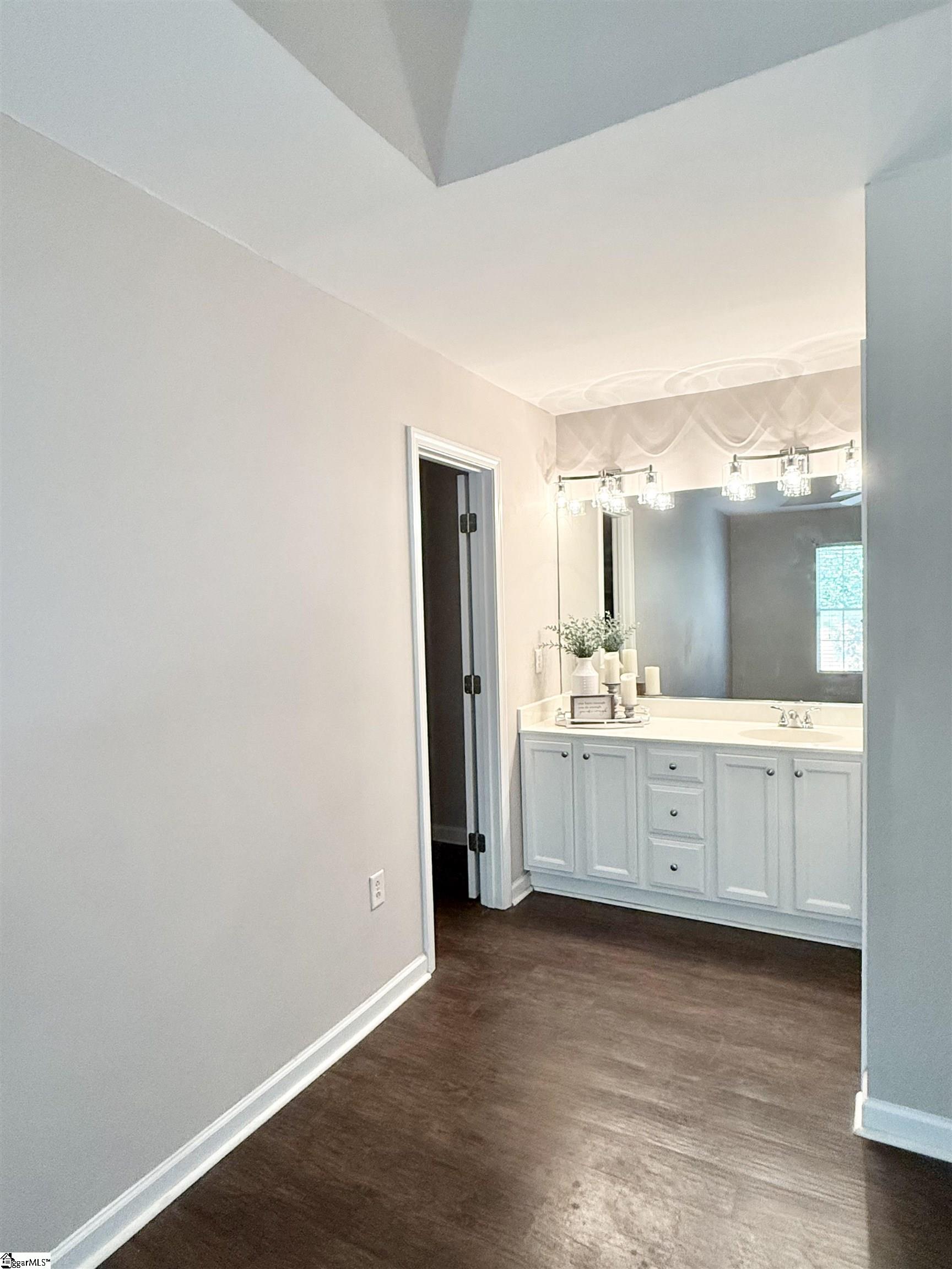 4 Creekbend Court
