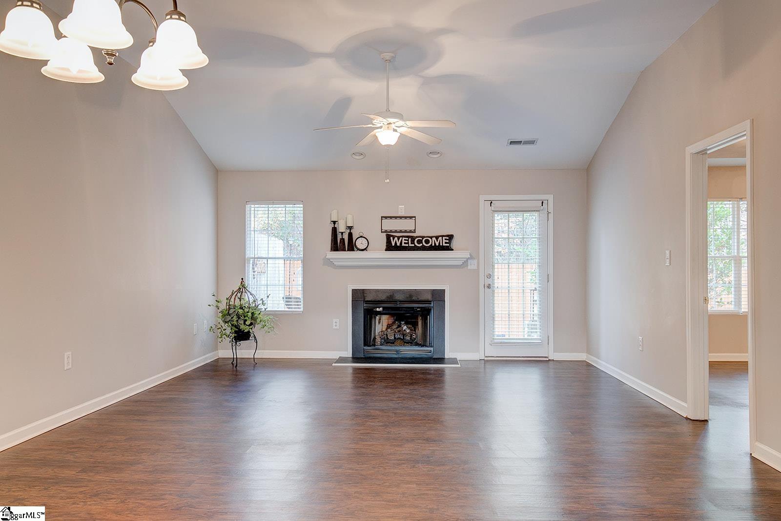 4 Creekbend Court