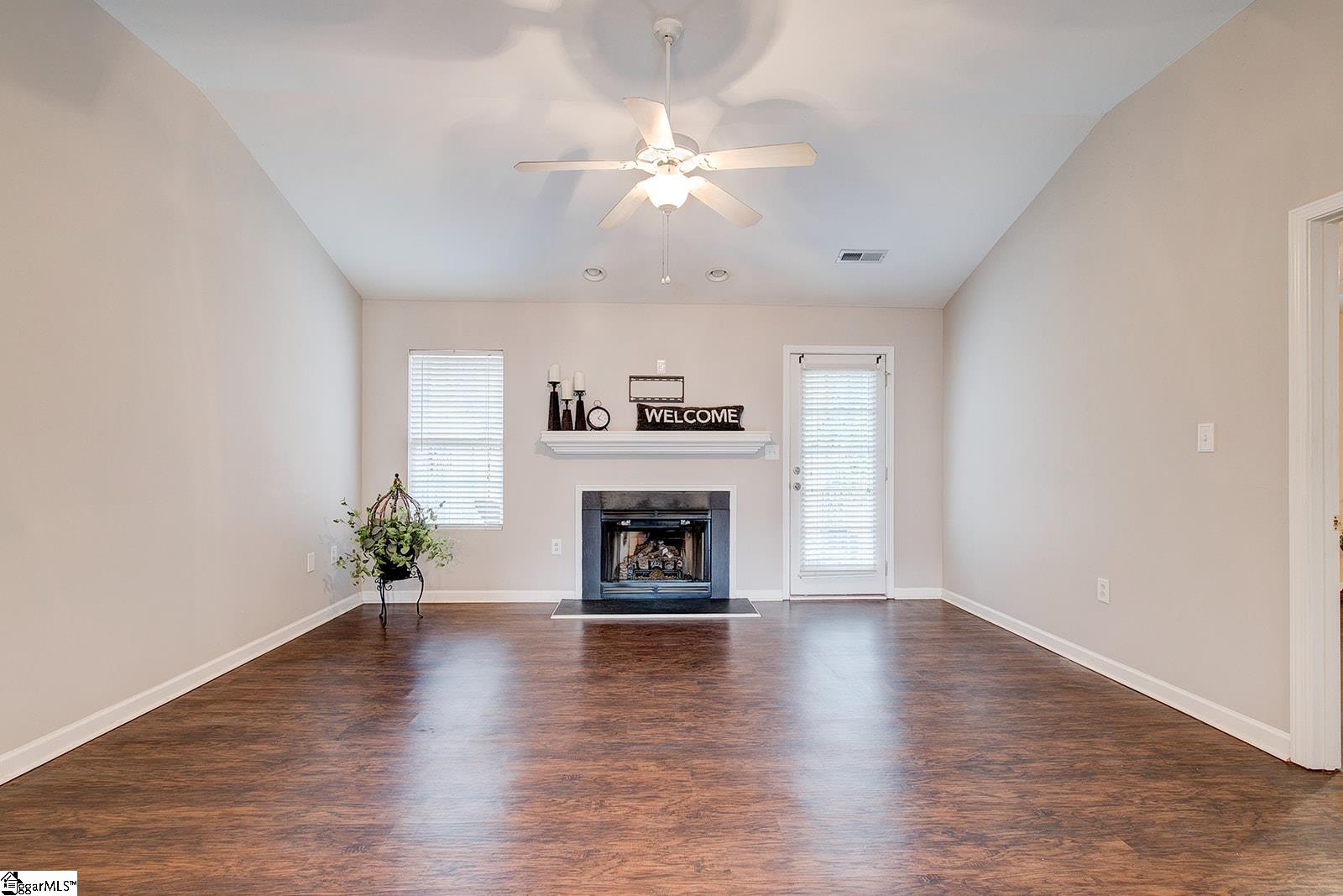 4 Creekbend Court