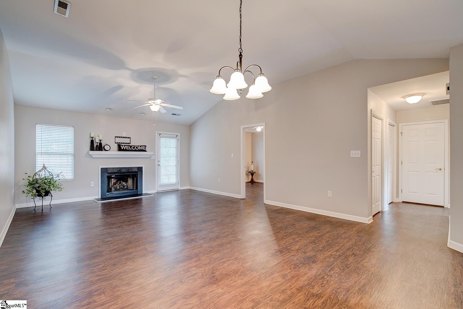 4 Creekbend Court