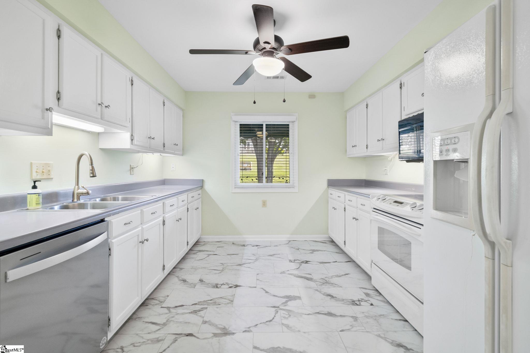 2 Hillview Drive