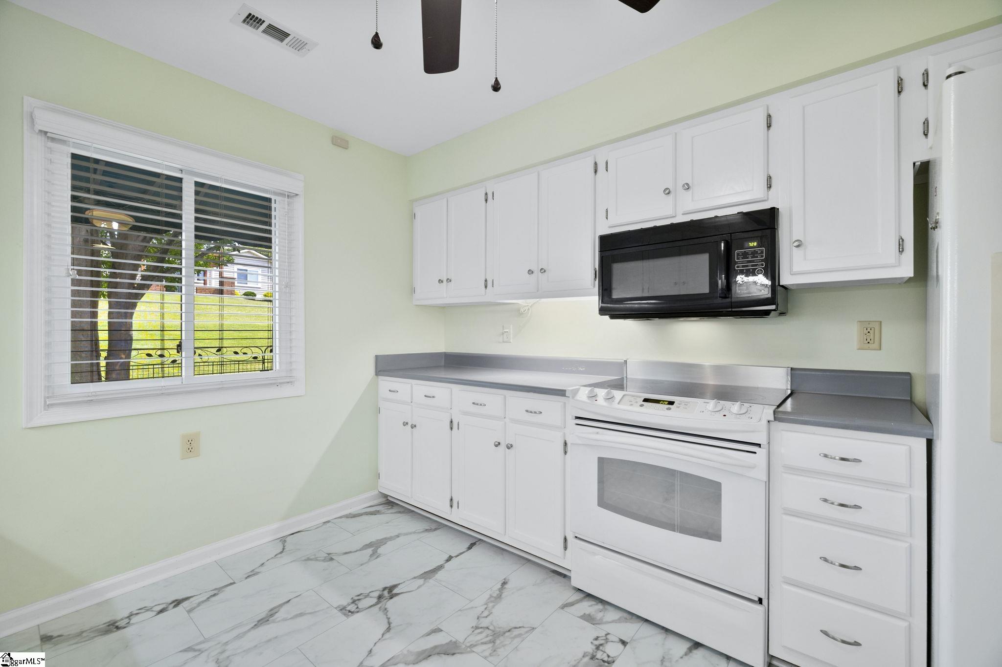 2 Hillview Drive
