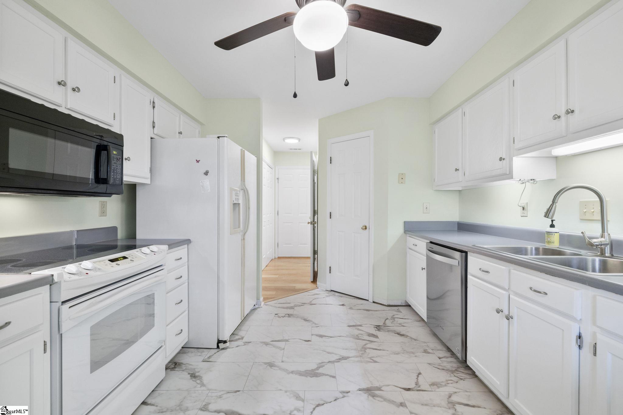 2 Hillview Drive