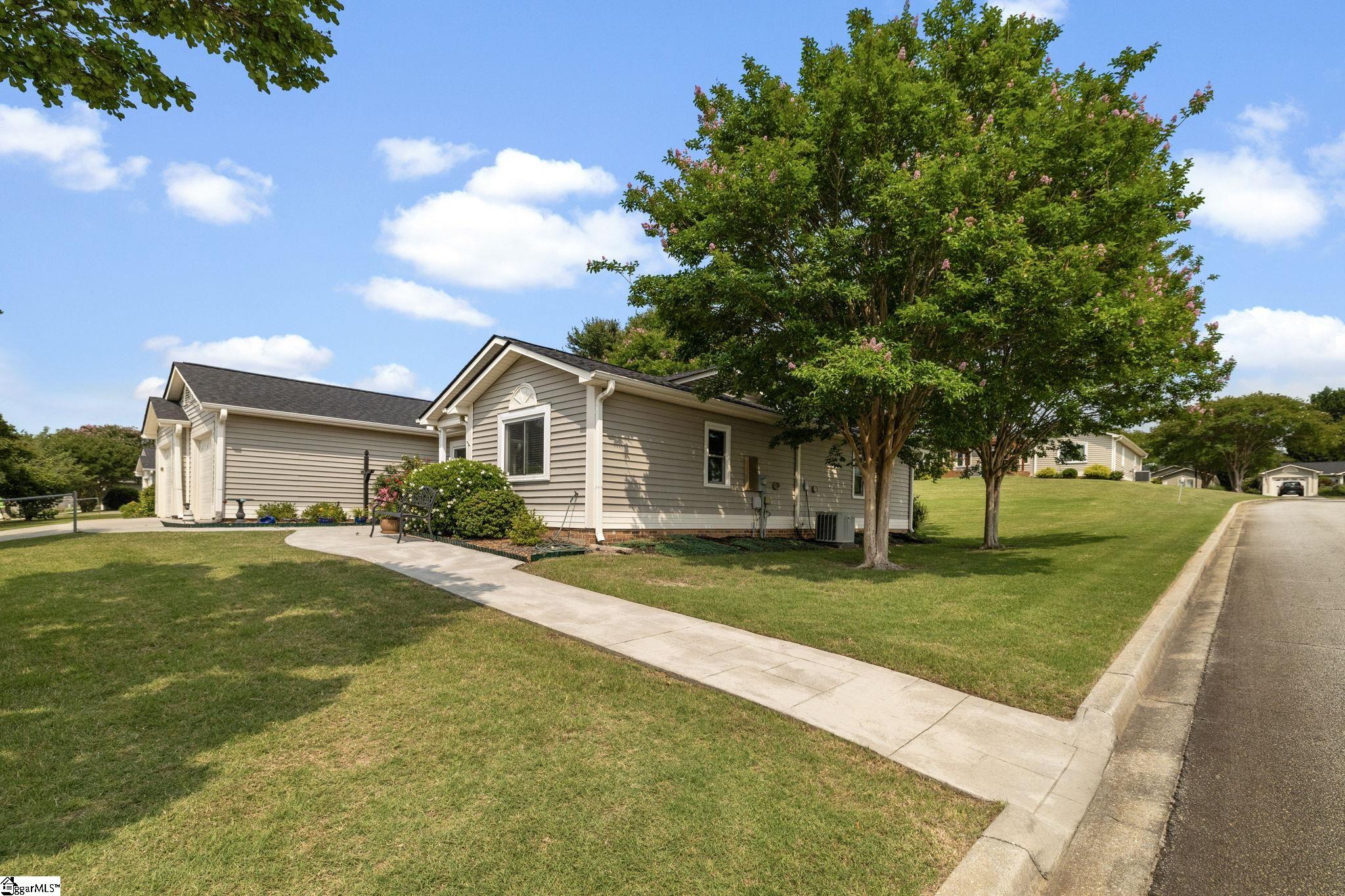 2 Hillview Drive