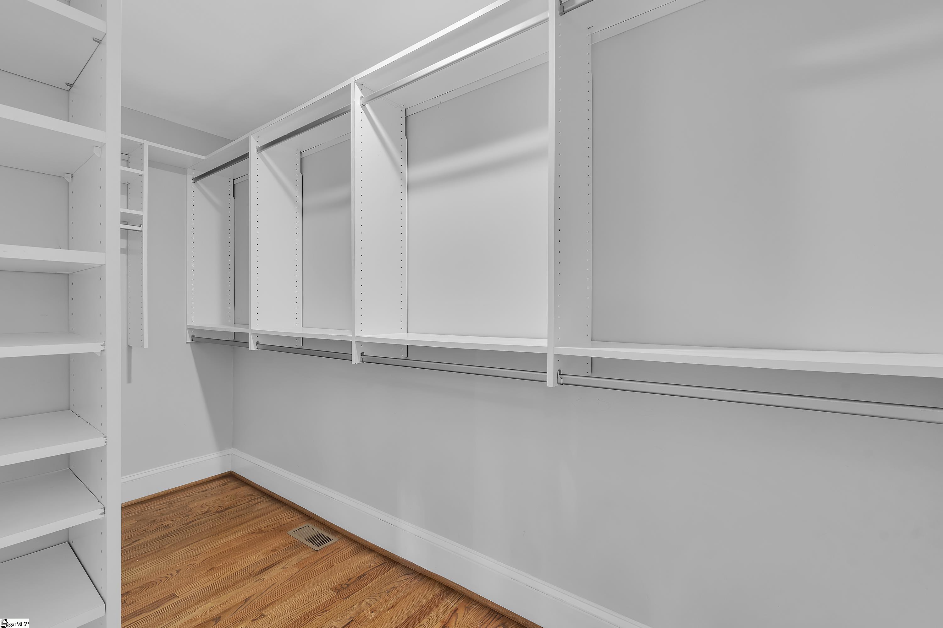 453 Longview Terrace
