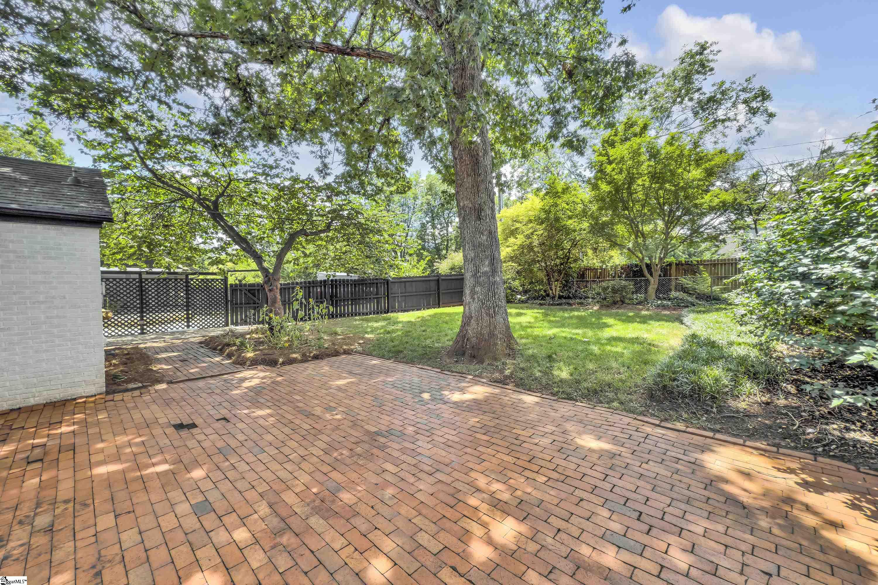 453 Longview Terrace