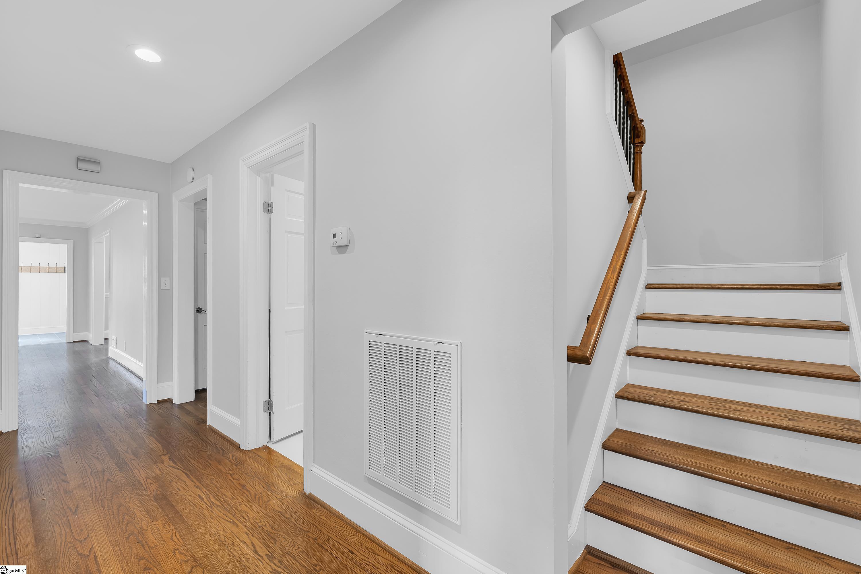 453 Longview Terrace