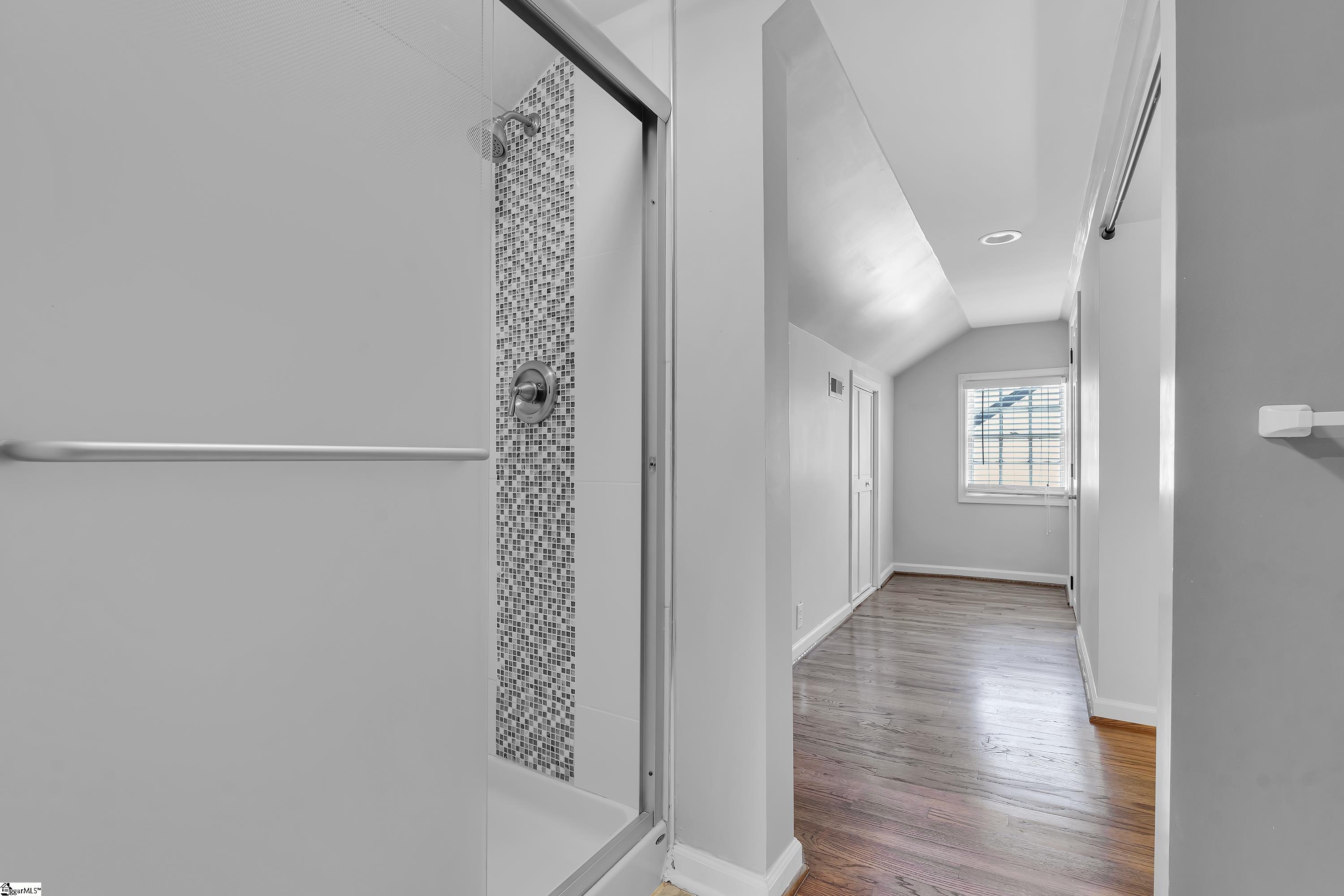 453 Longview Terrace
