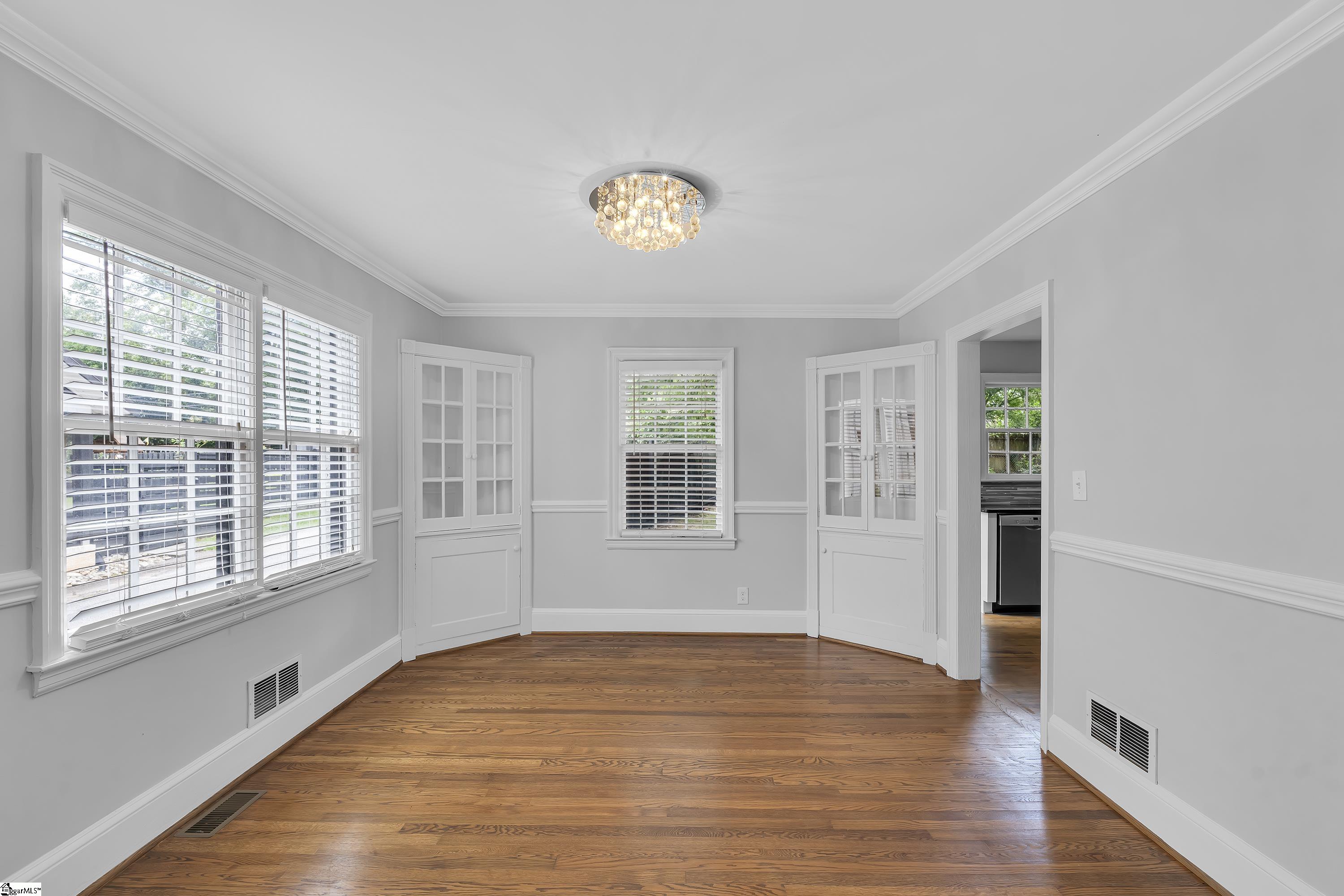 453 Longview Terrace