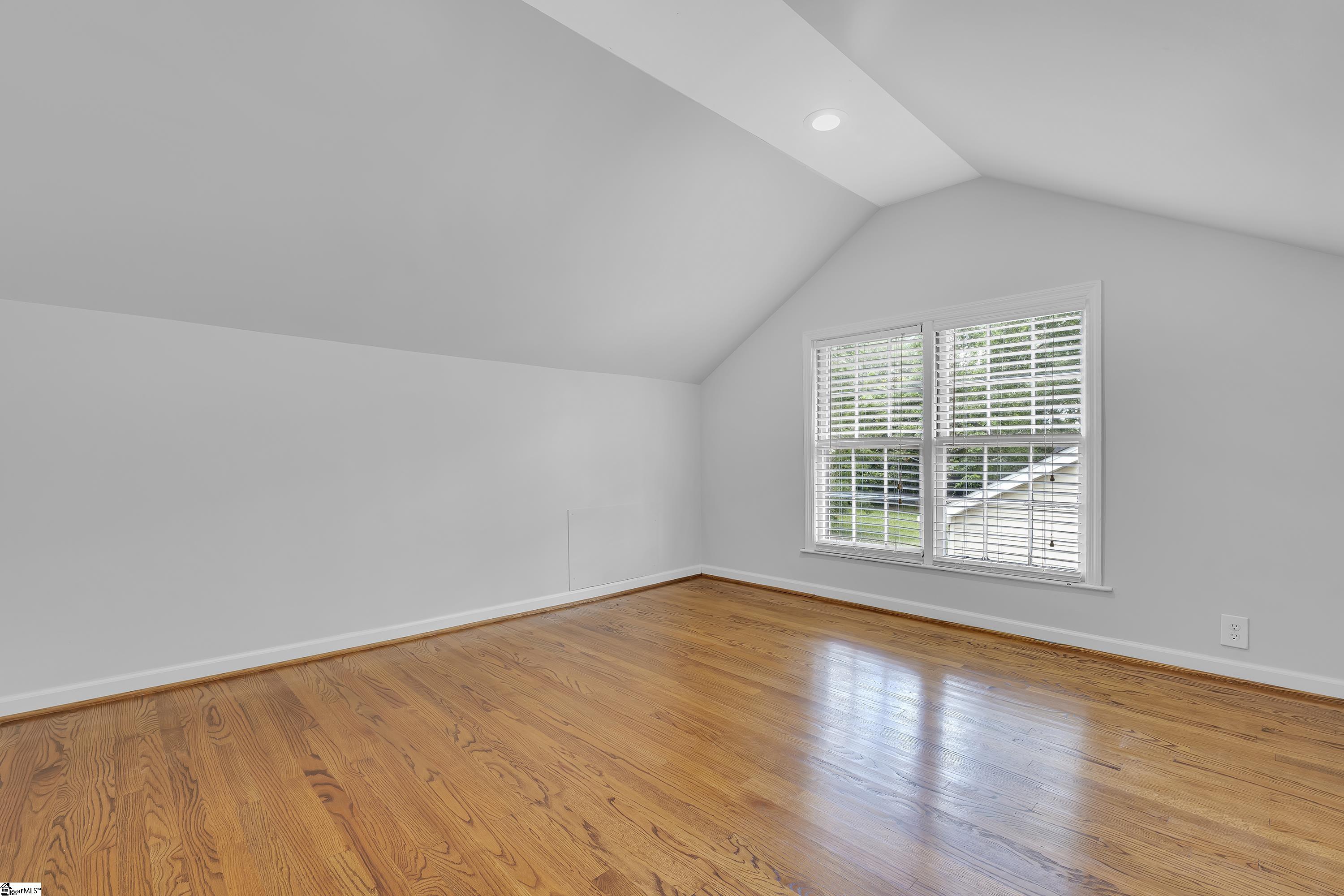 453 Longview Terrace