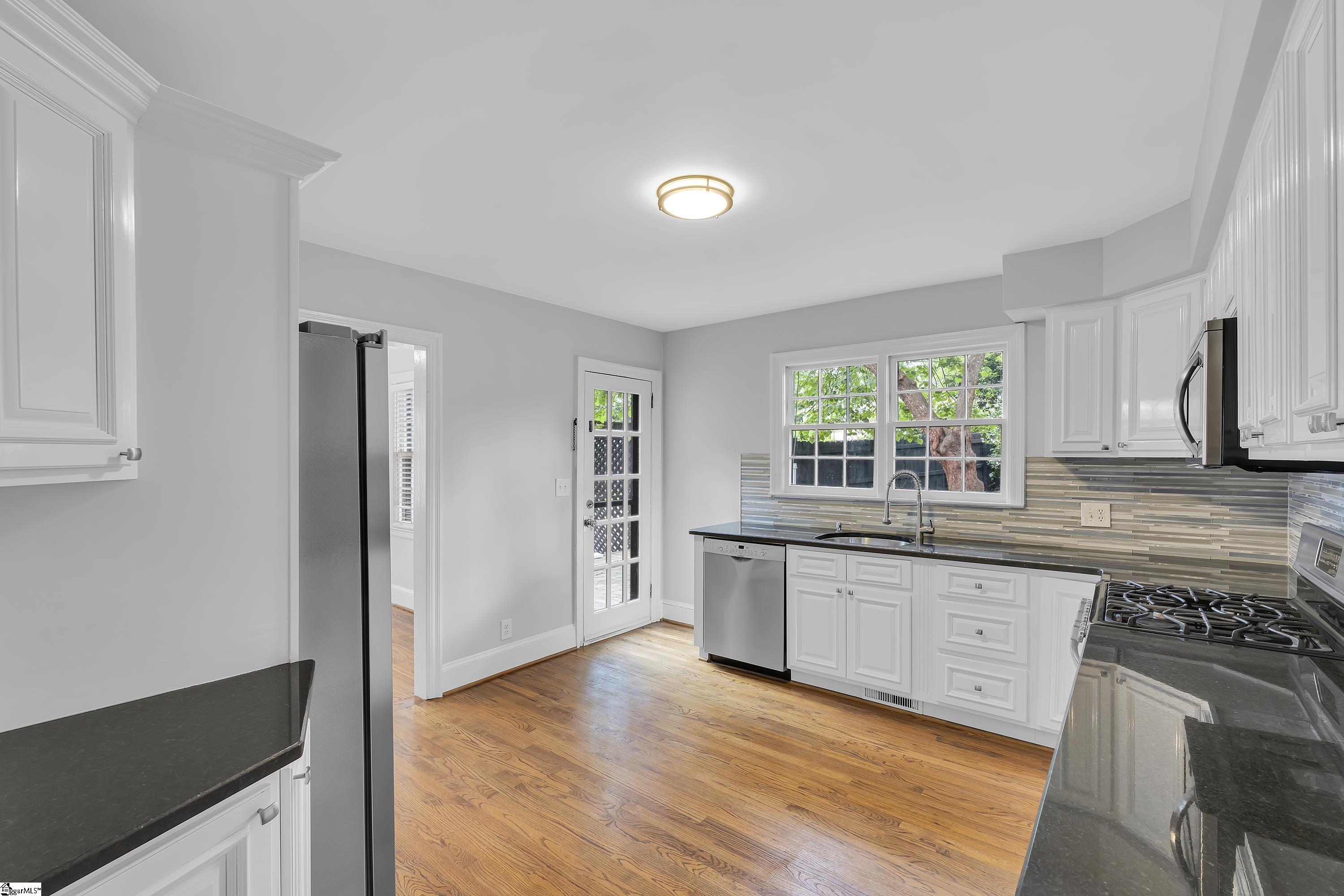 453 Longview Terrace