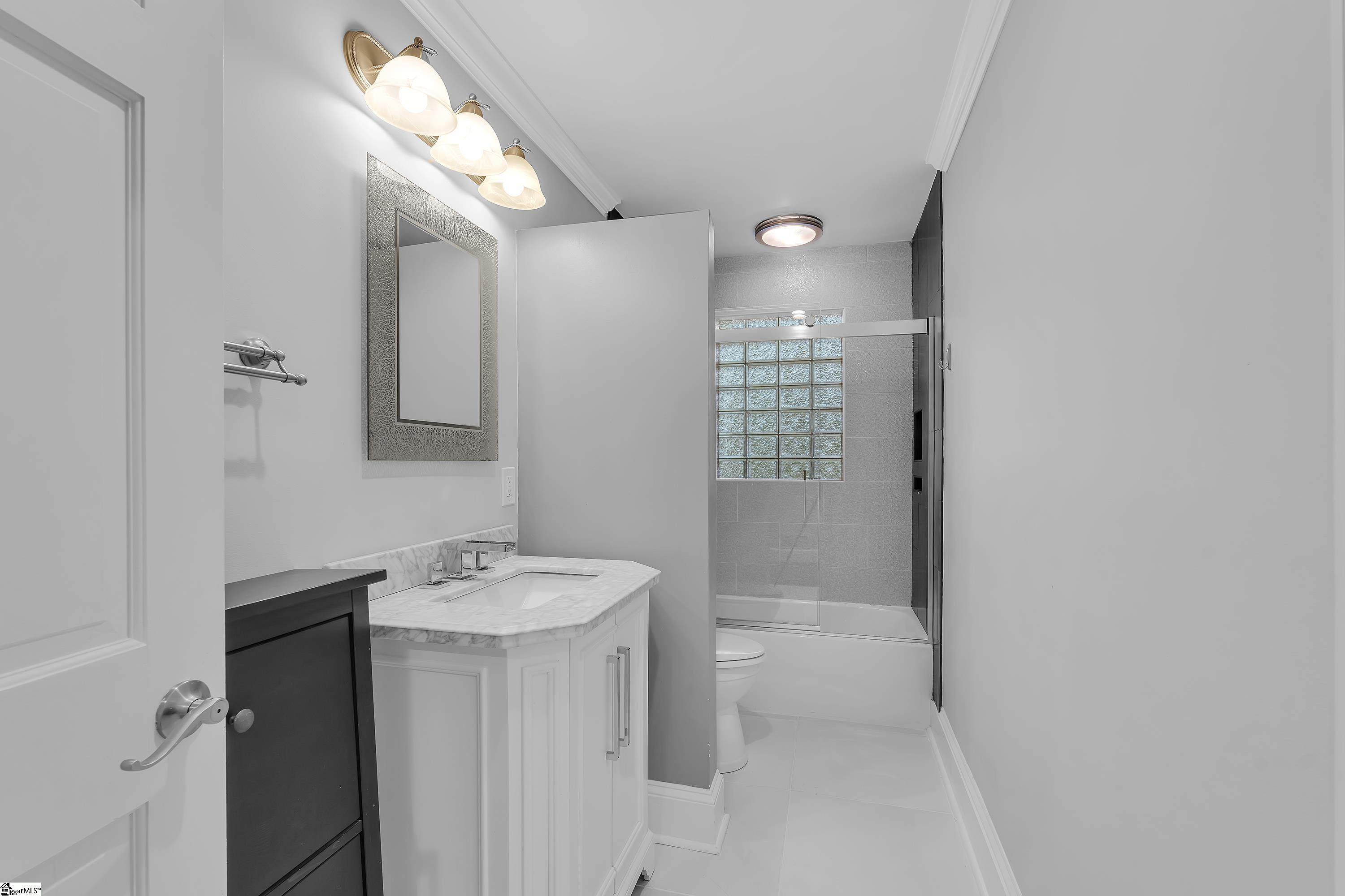 453 Longview Terrace