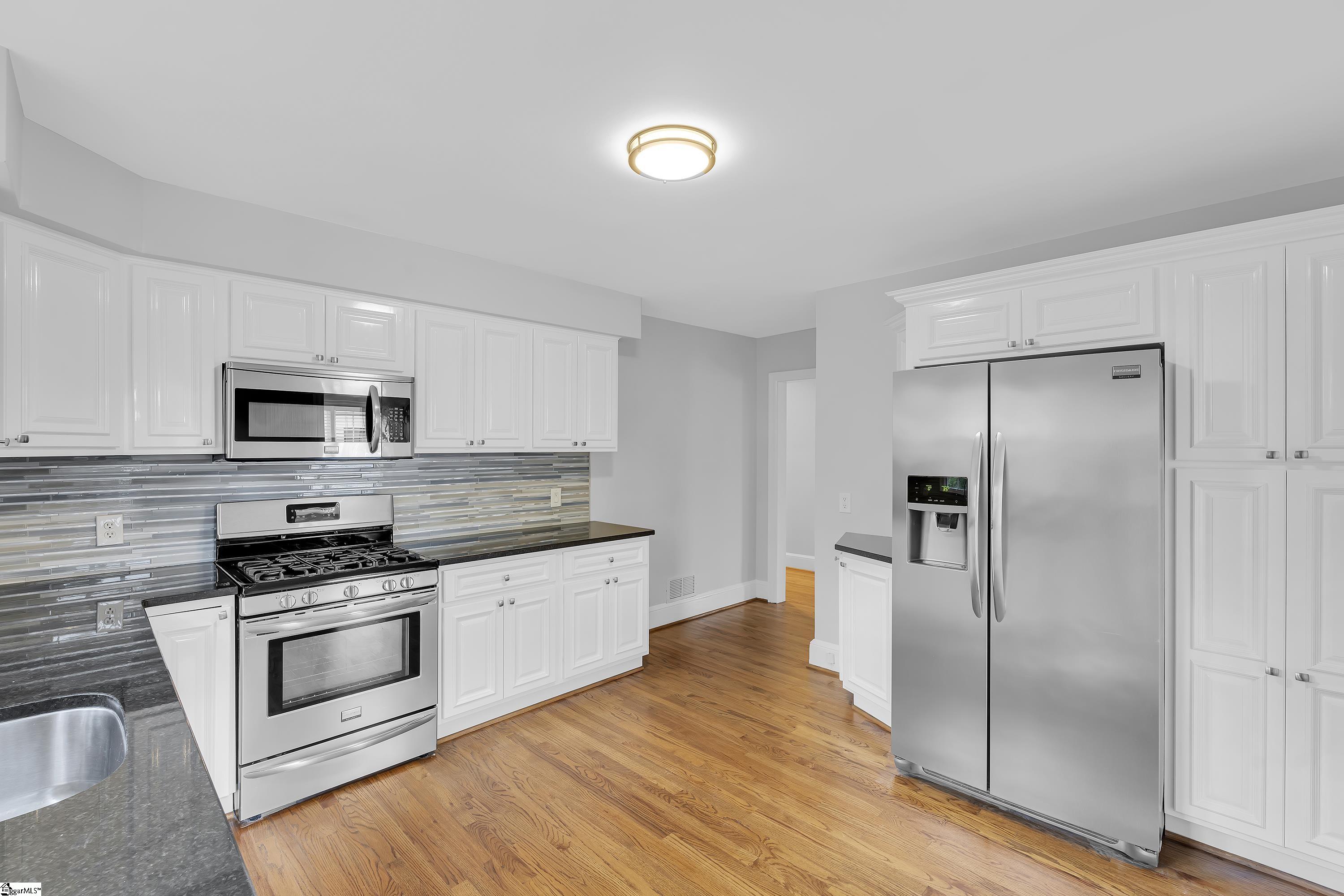 453 Longview Terrace