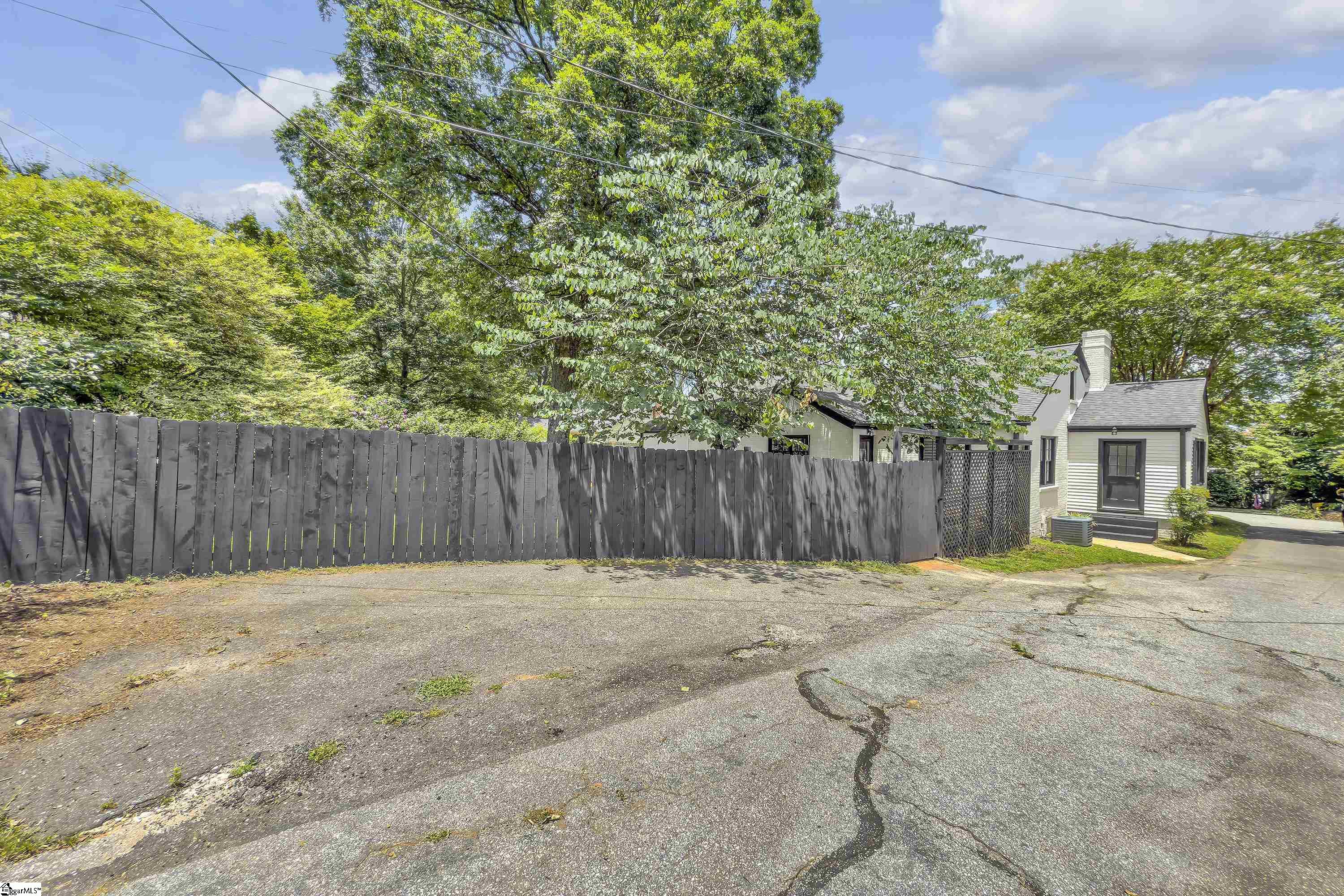 453 Longview Terrace