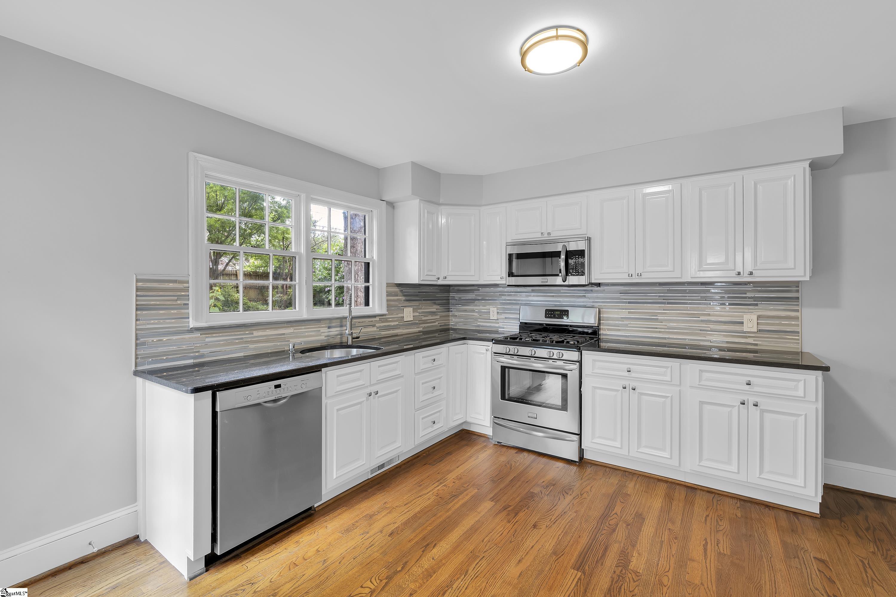 453 Longview Terrace