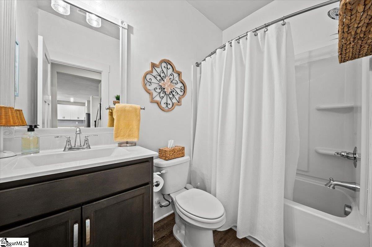 404 Grantleigh Court