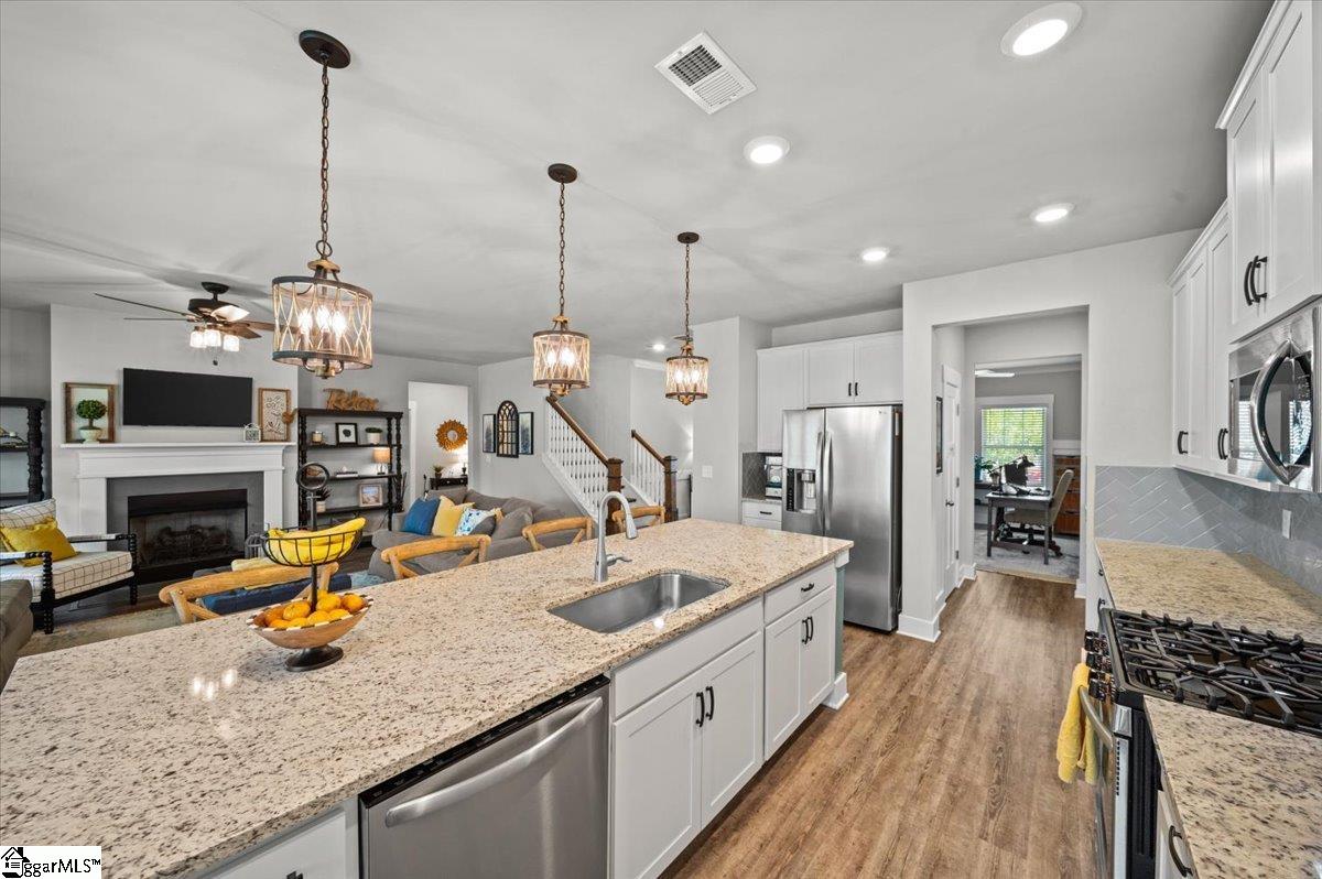 404 Grantleigh Court