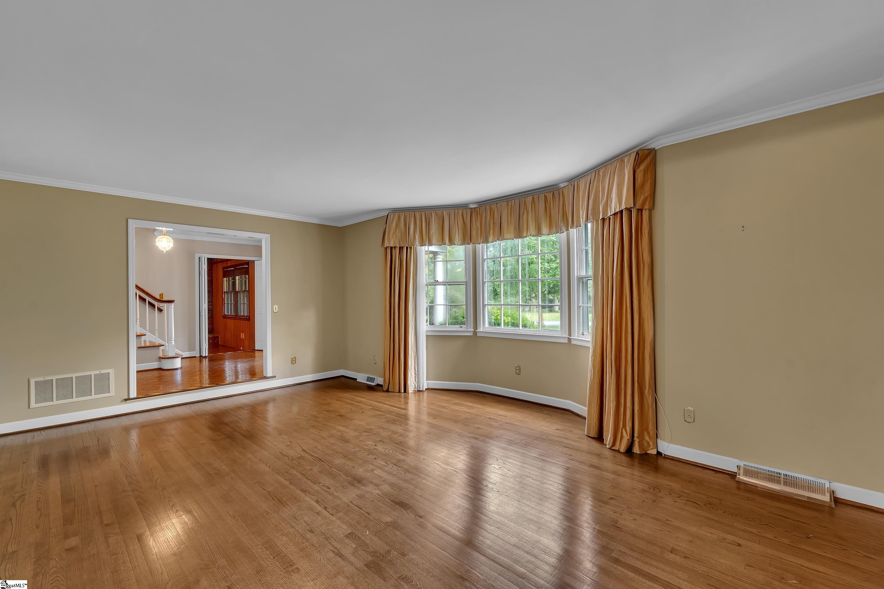 8 Compton Drive