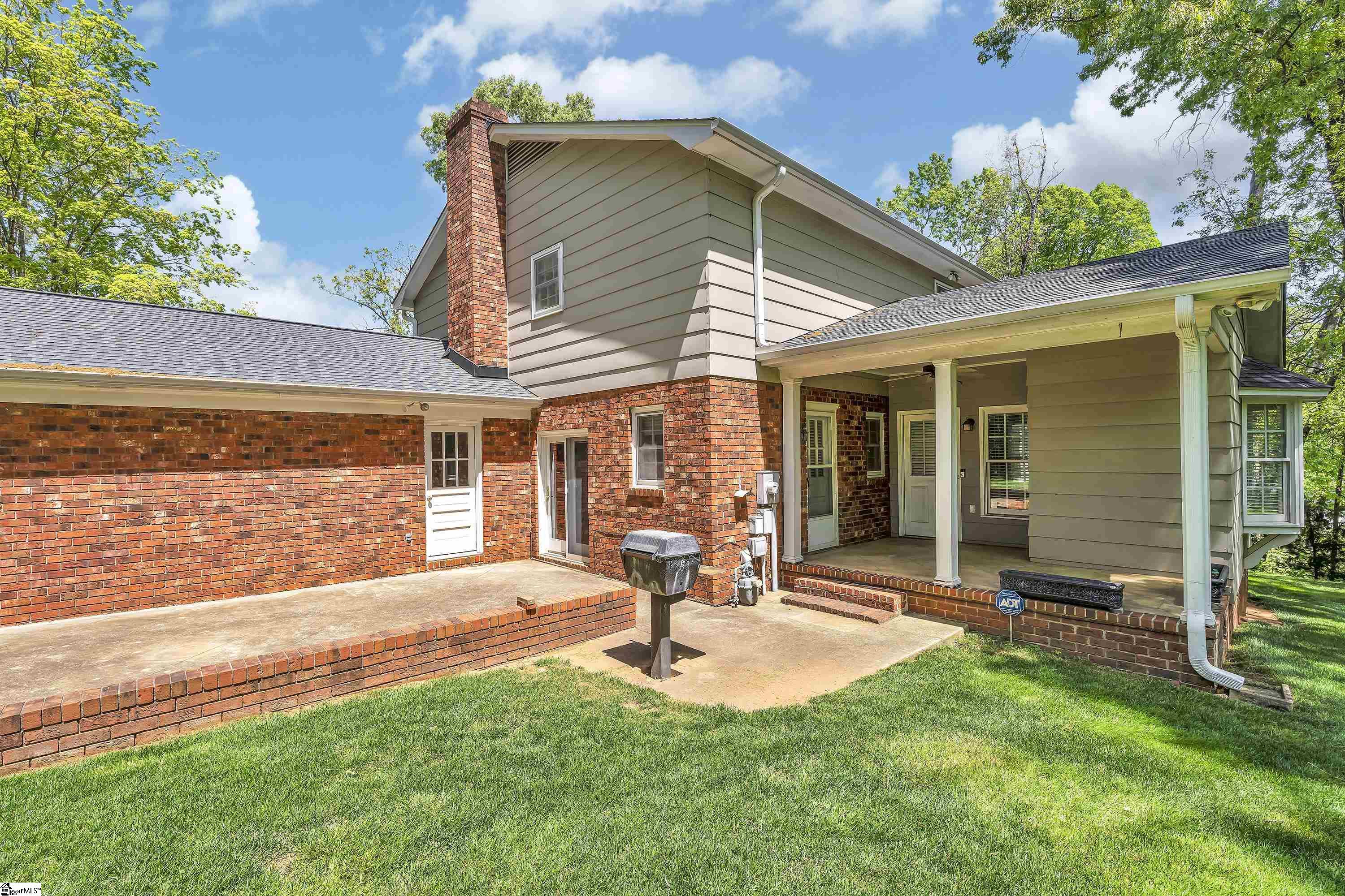 8 Compton Drive