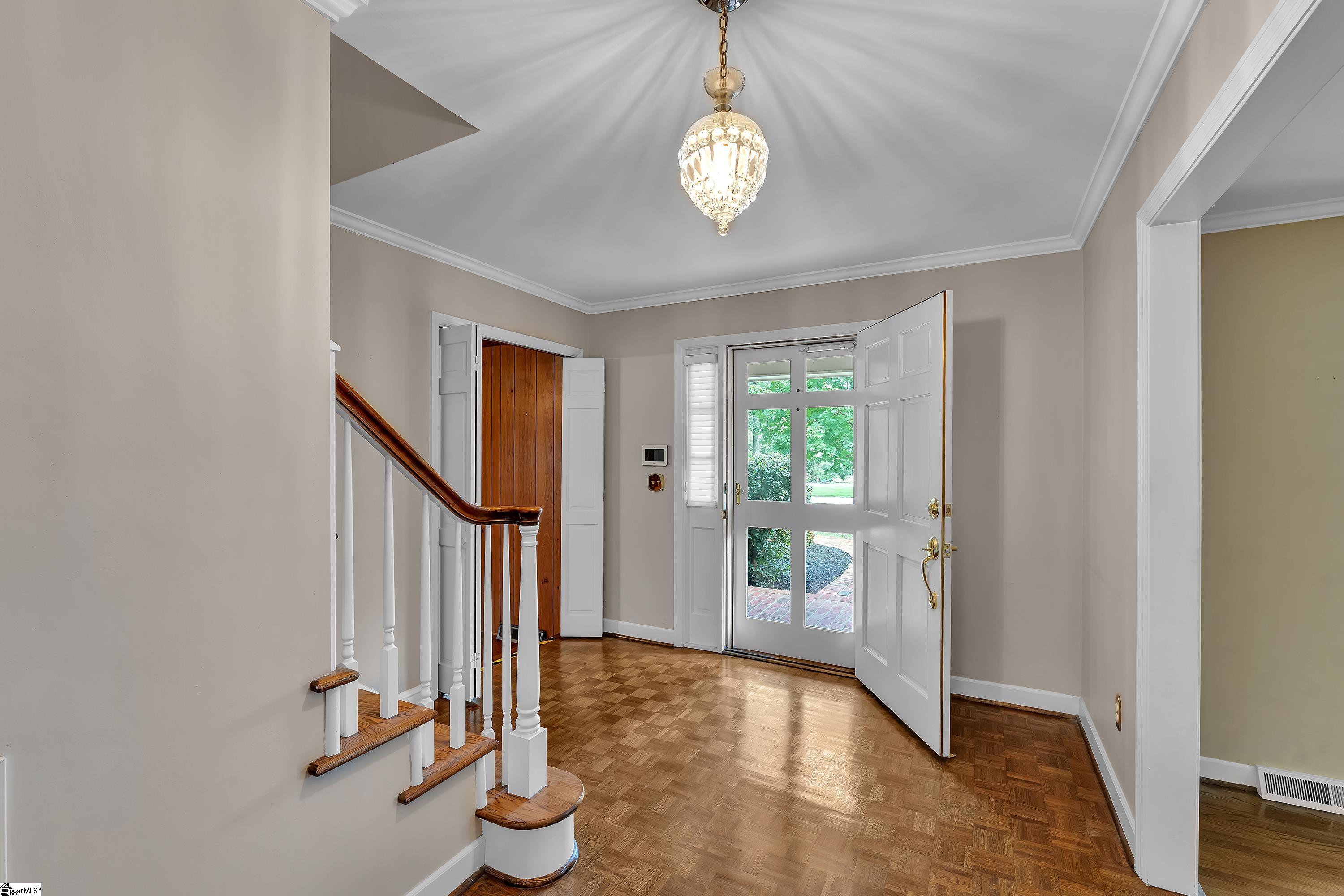 8 Compton Drive
