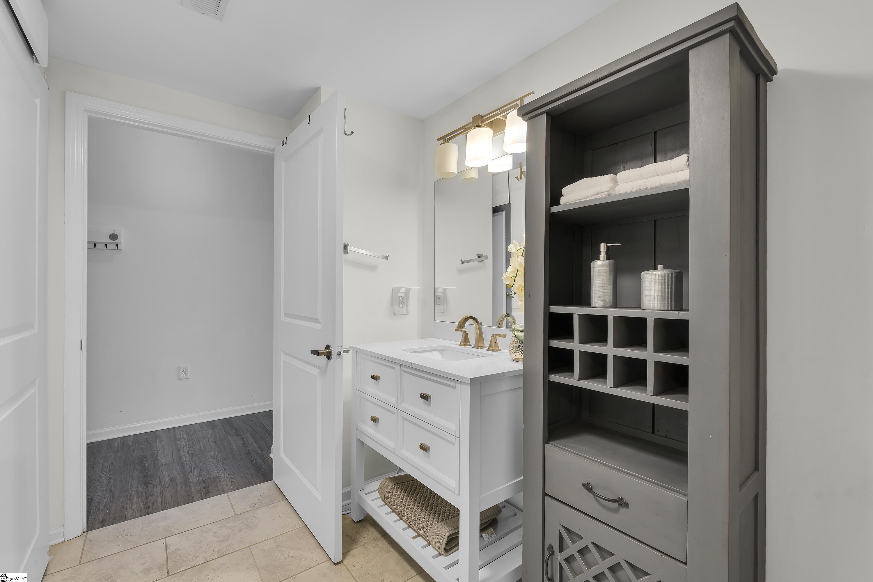 100 E Washington Street Unit 65