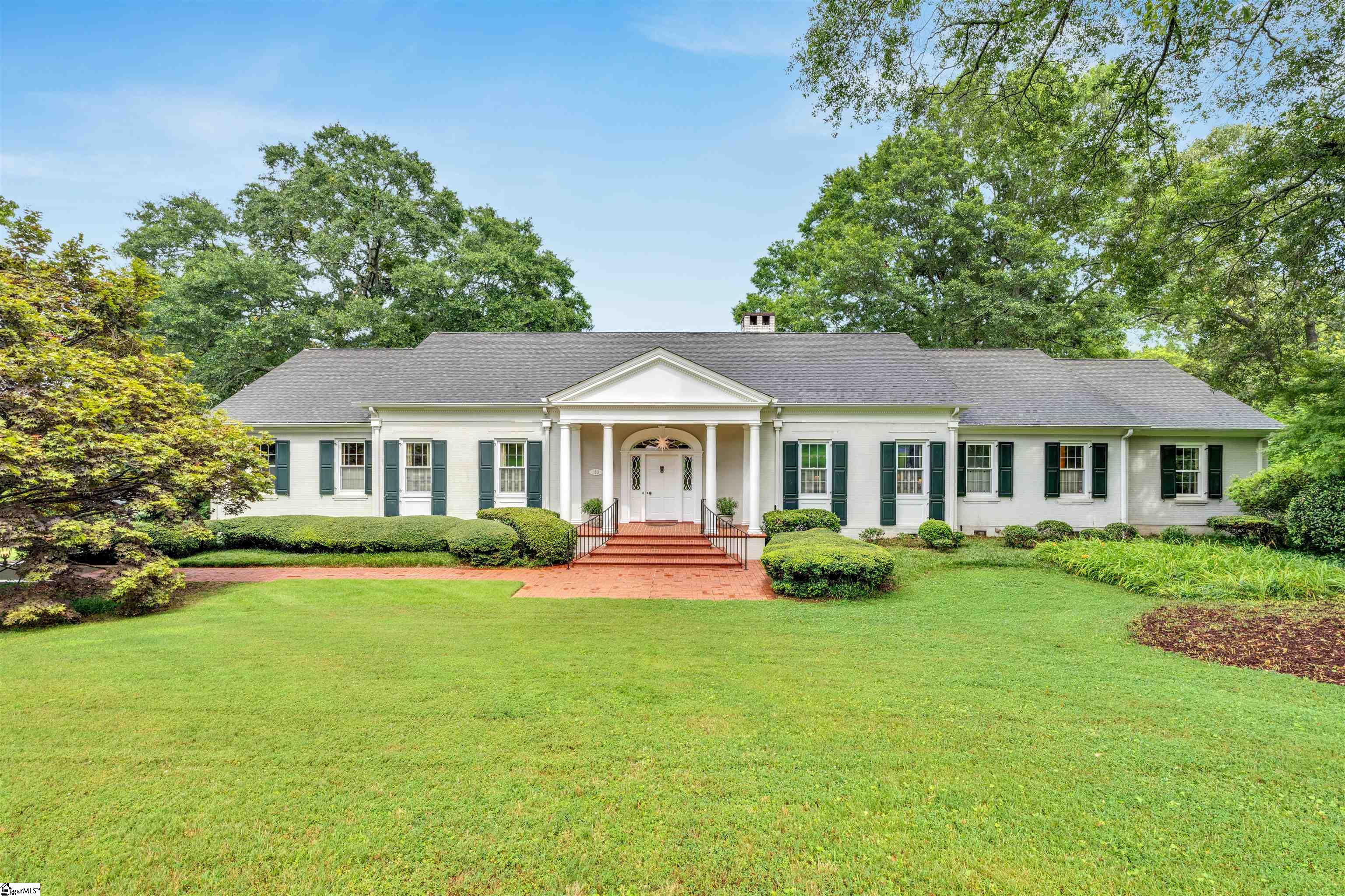 110 E Round Hill Road