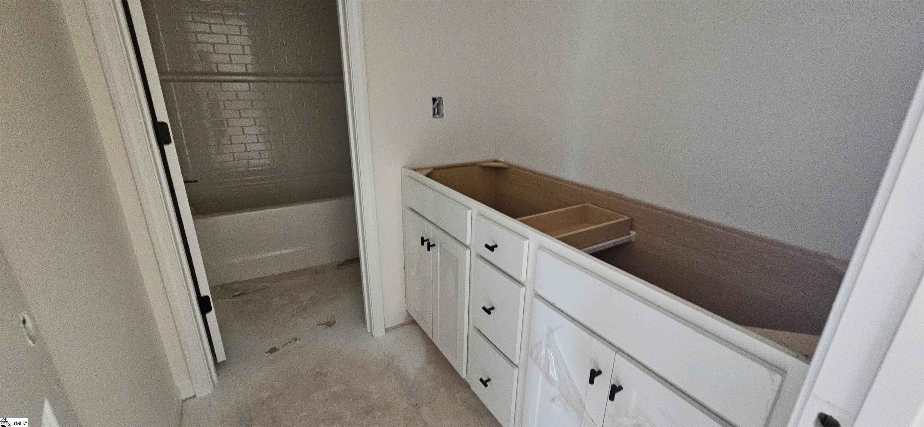 403 Barbican Place Lot 13