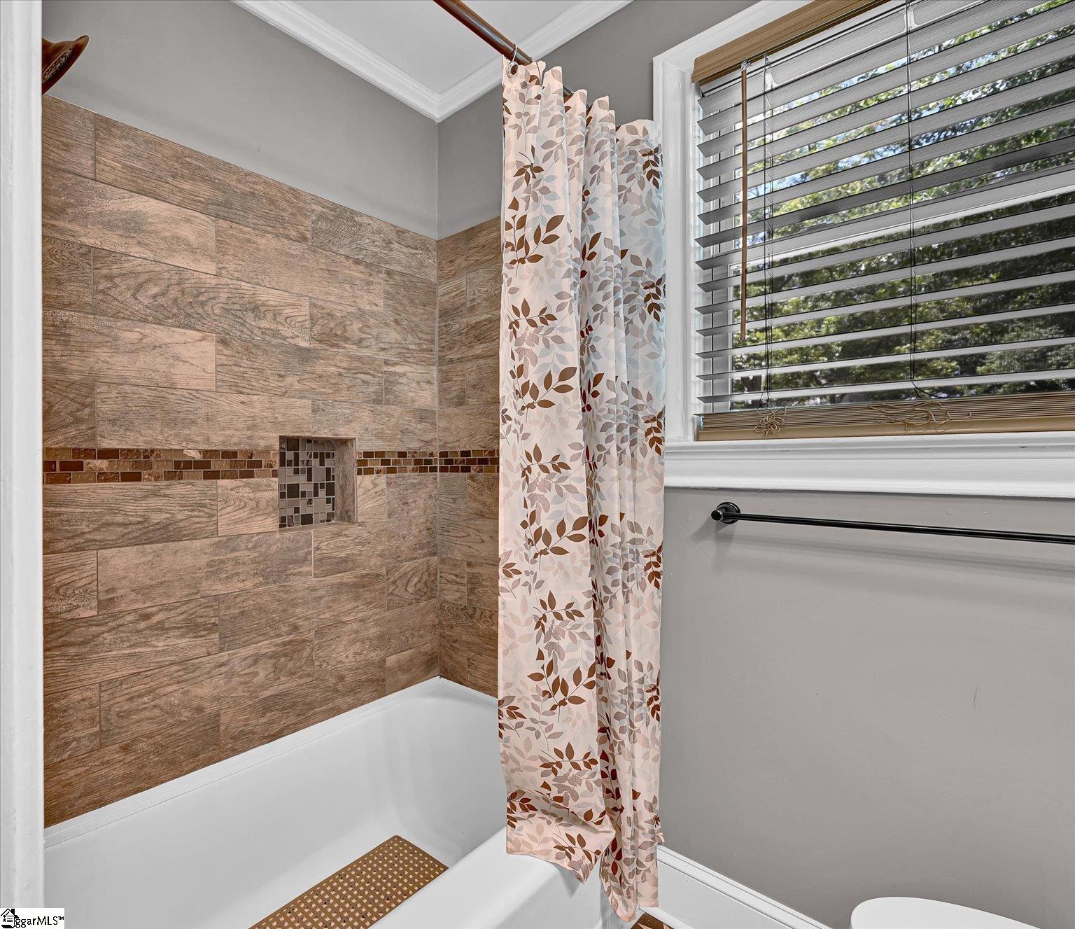 203 E Arlington Avenue