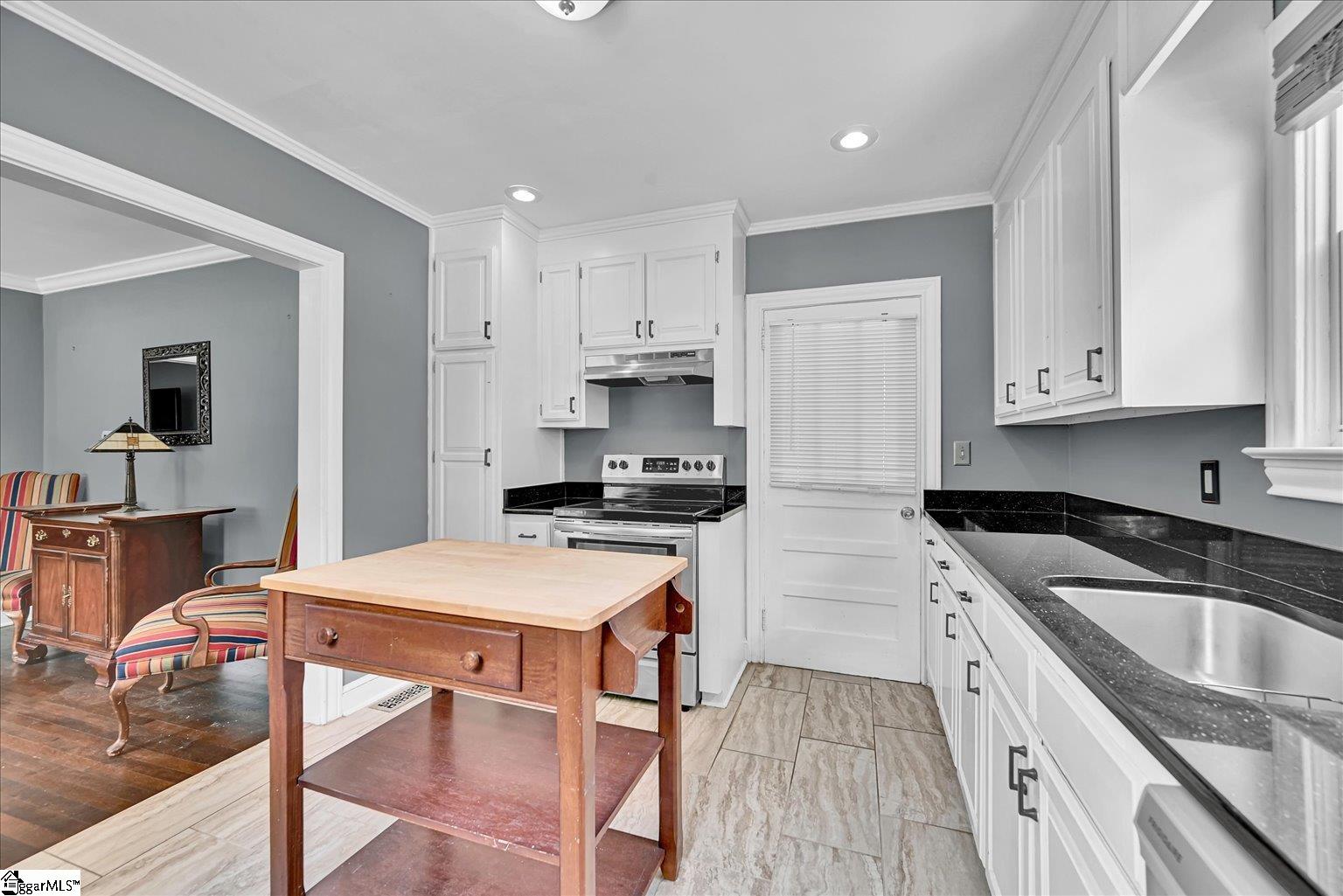 203 E Arlington Avenue