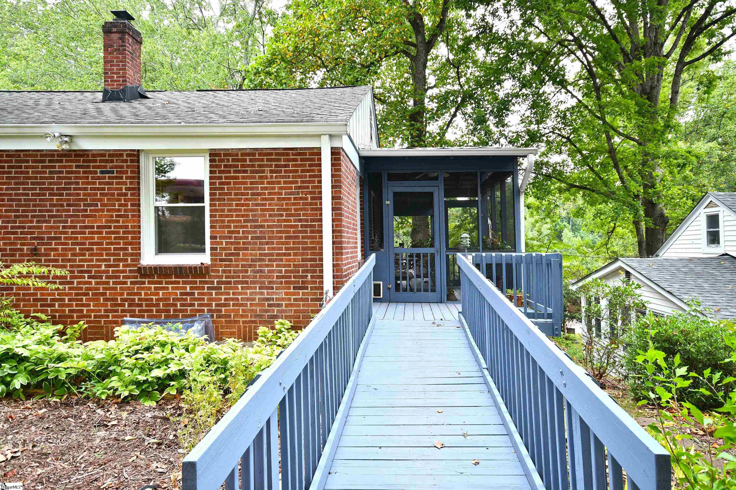 134 Bradley Boulevard