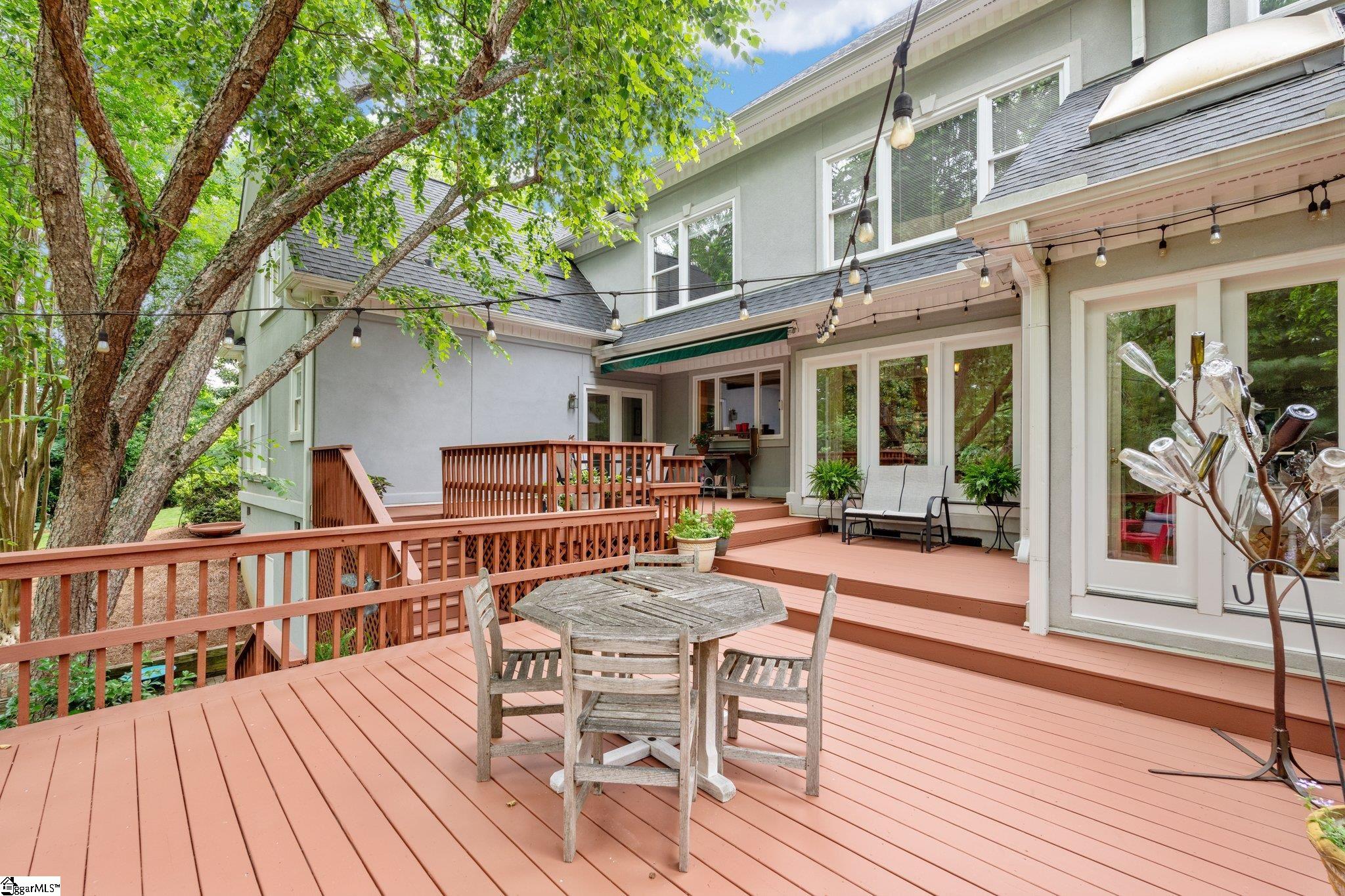 120 Thornblade Boulevard