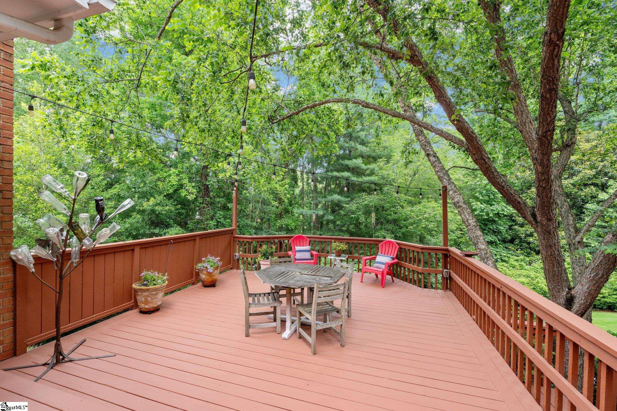 120 Thornblade Boulevard