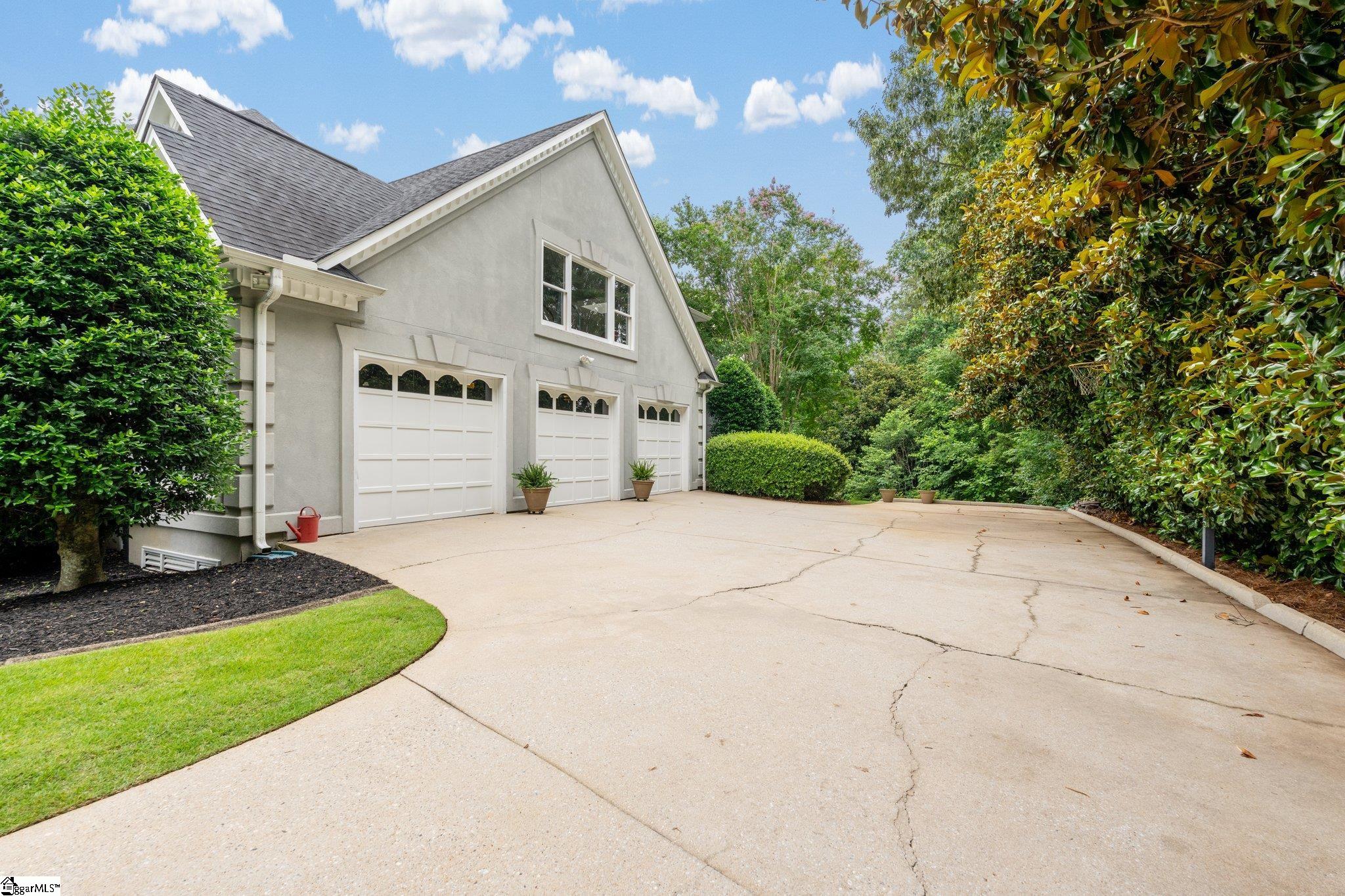 120 Thornblade Boulevard